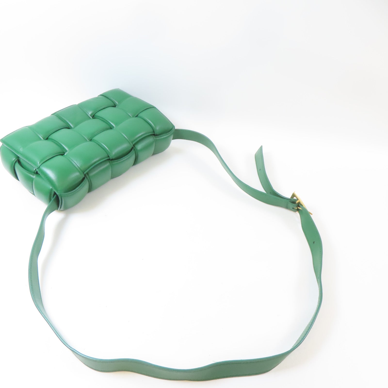 BOTTEGA VENETA 【激減優惠】牛皮皮革Padded Cassette金扣肩背袋綠色