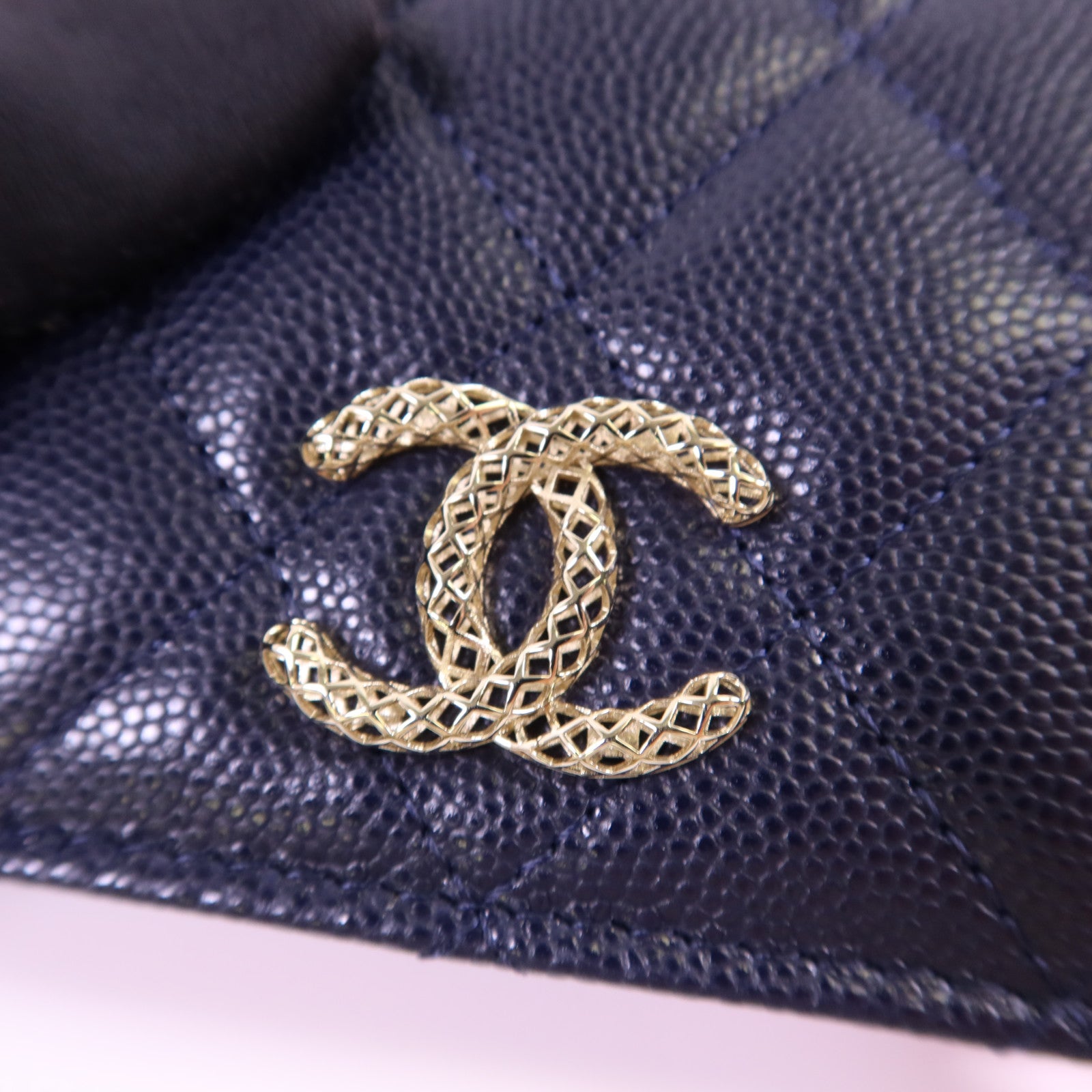CHANEL 牛皮皮革Bifold Wallet金扣錢包