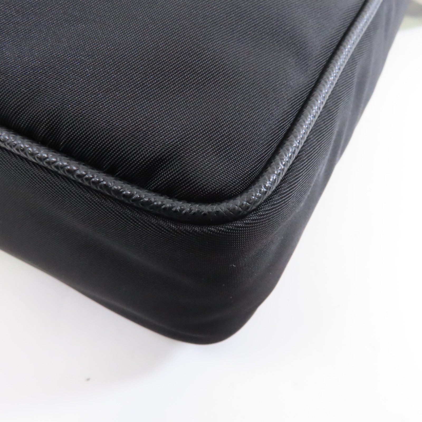 PRADA 尼龍Shoulder Bag銀扣肩背袋黑色