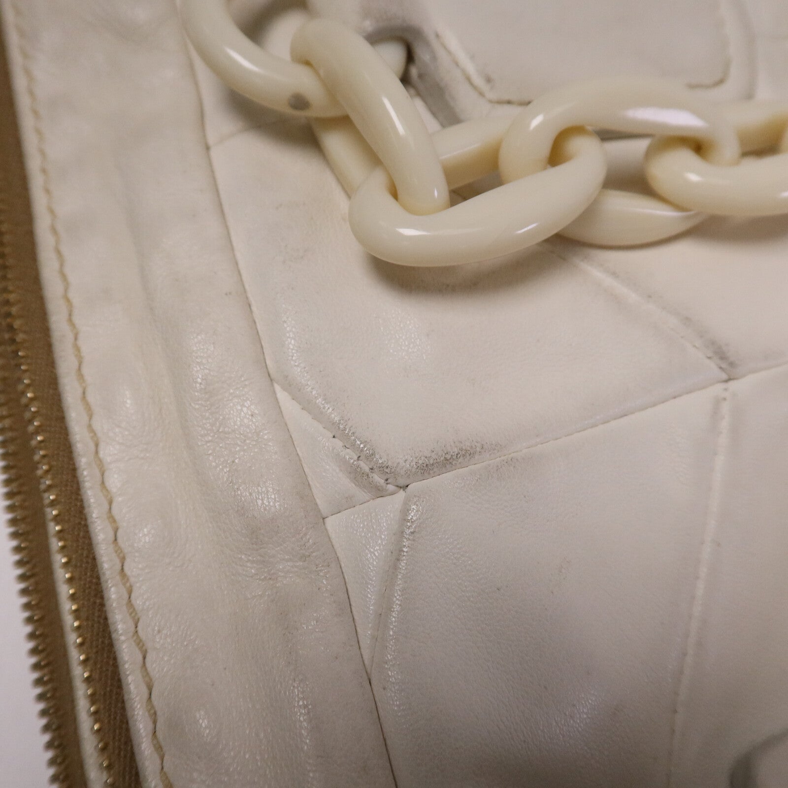 Miu Miu 羊皮皮革Shoulder Bag金扣肩背袋