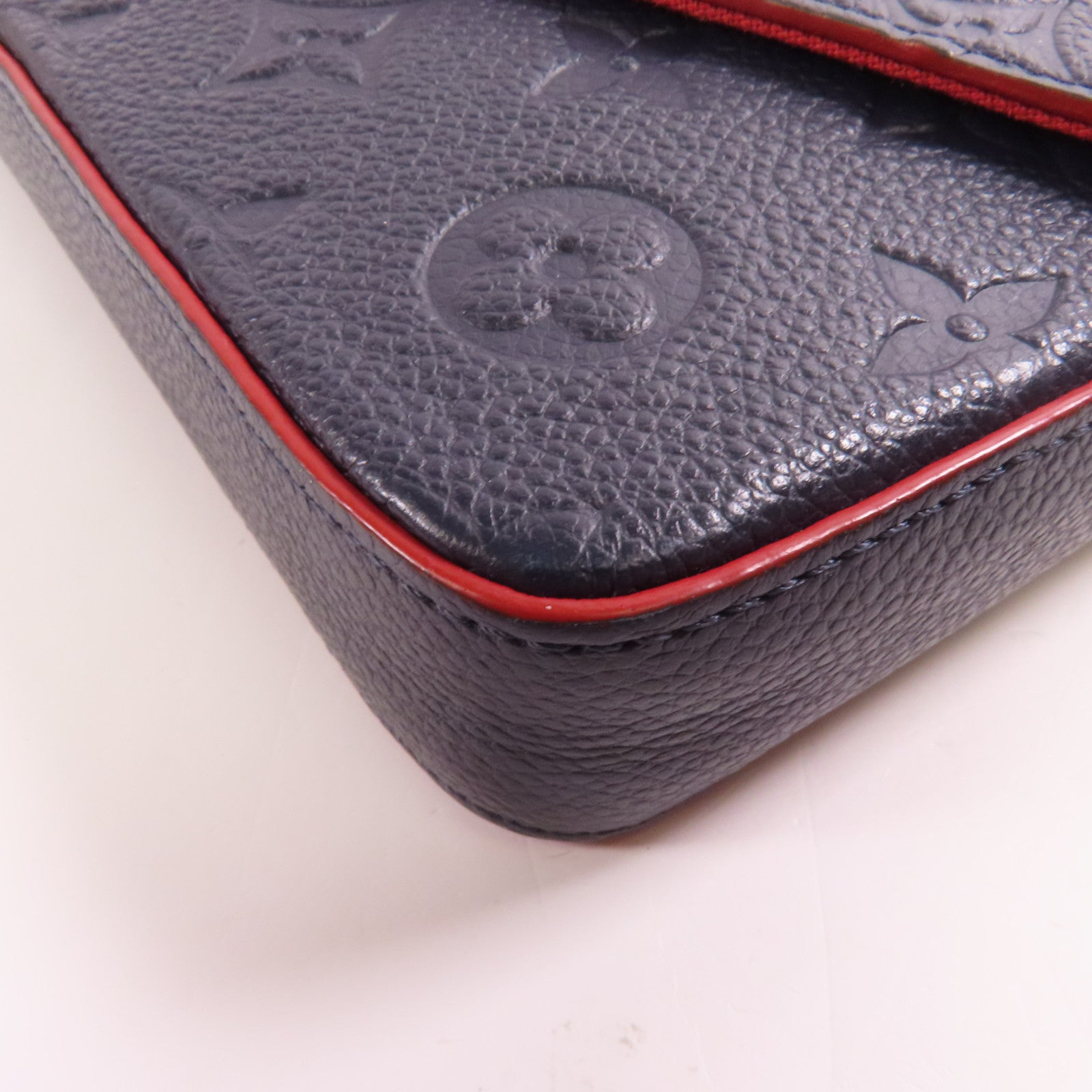 LOUIS VUITTON Monogram Empreinte Felicie Pochette金扣鏈帶肩背袋