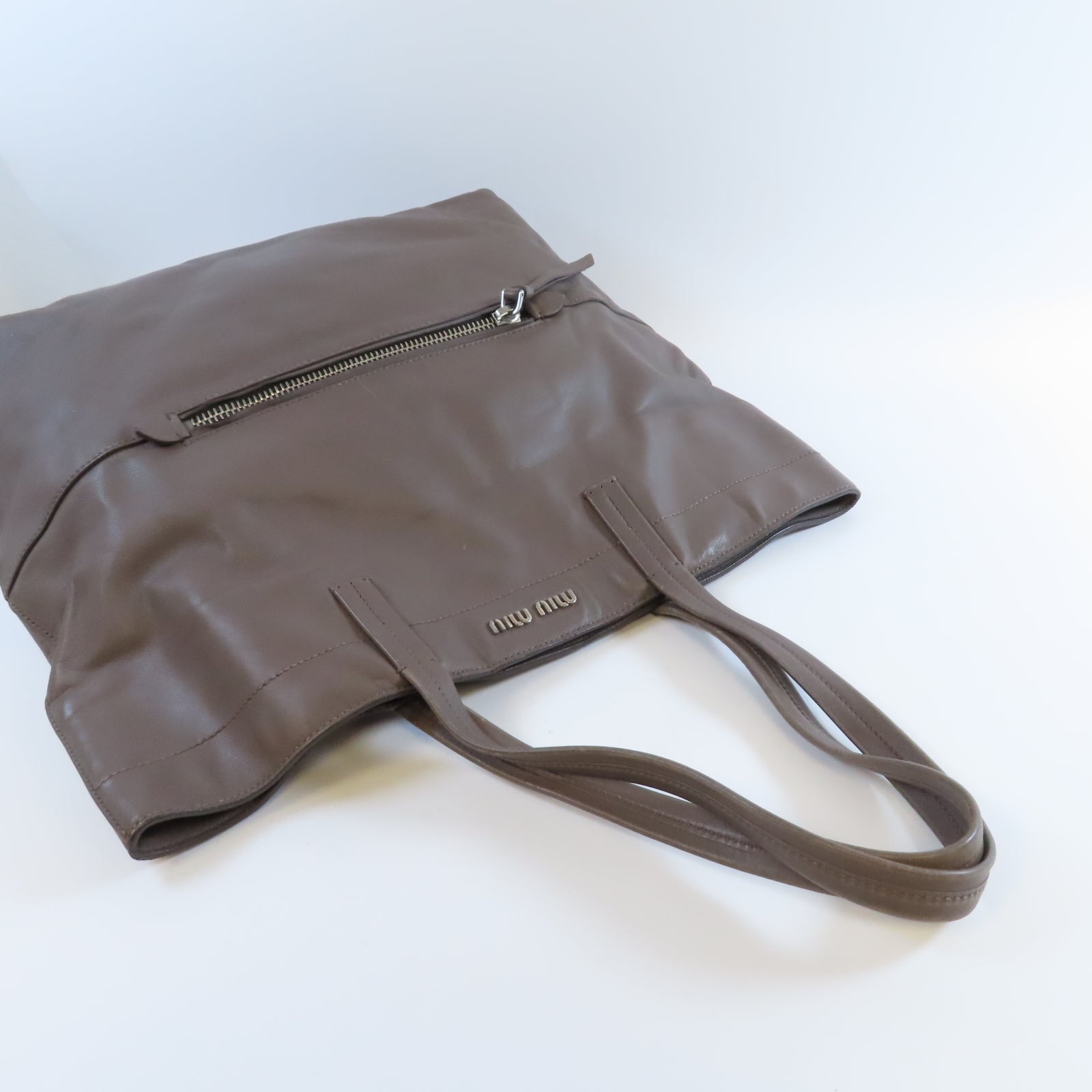 Miu Miu 【激減優惠】牛皮皮革Tote Bag銀扣肩背袋啡色