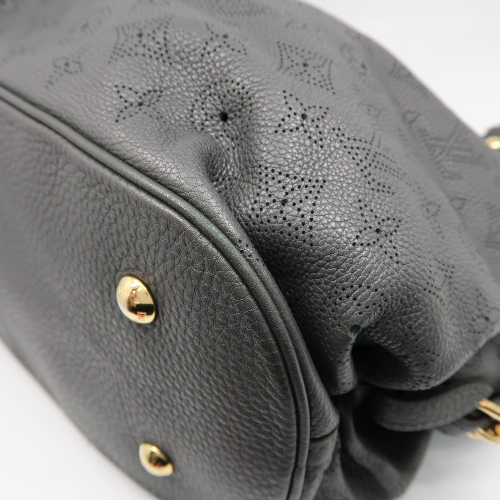 LOUIS VUITTON 【激減優惠】Monogram Mahina L金扣肩背袋灰色