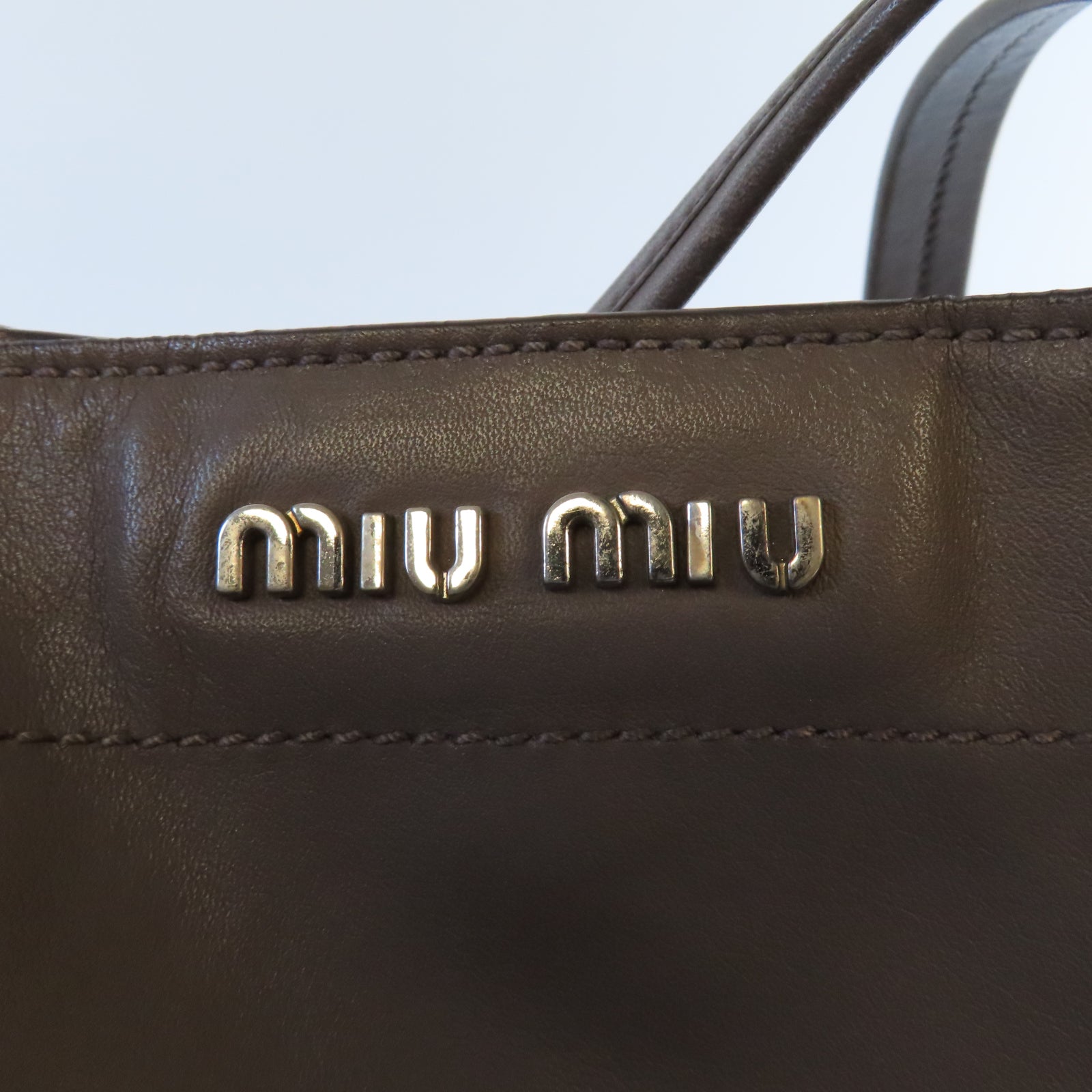 Miu Miu 【激減優惠】牛皮皮革Tote Bag銀扣肩背袋啡色