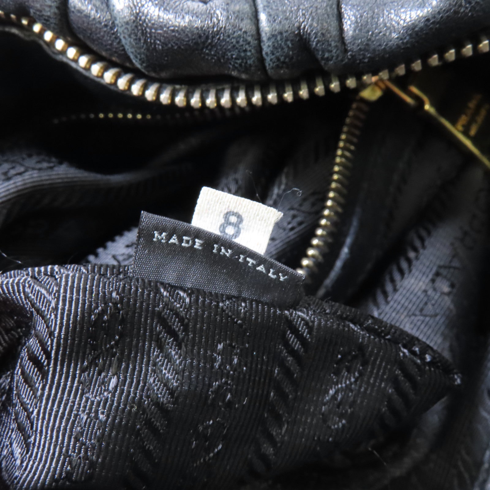 PRADA 【激減優惠】Nappa皮革Gaufre金扣手挽袋黑色