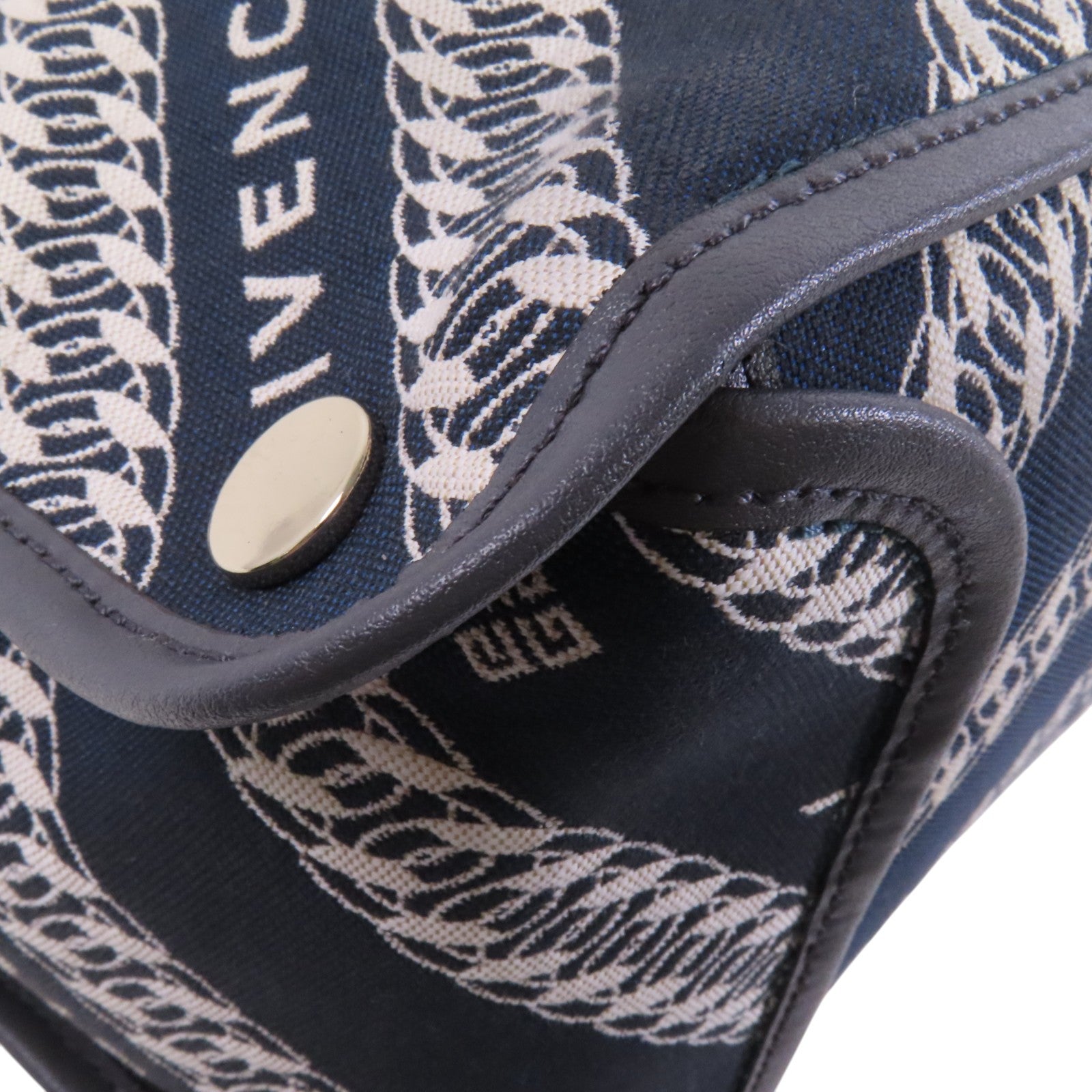 GIVENCHY 帆布Bond Chain Tote Bag銀扣肩背愛