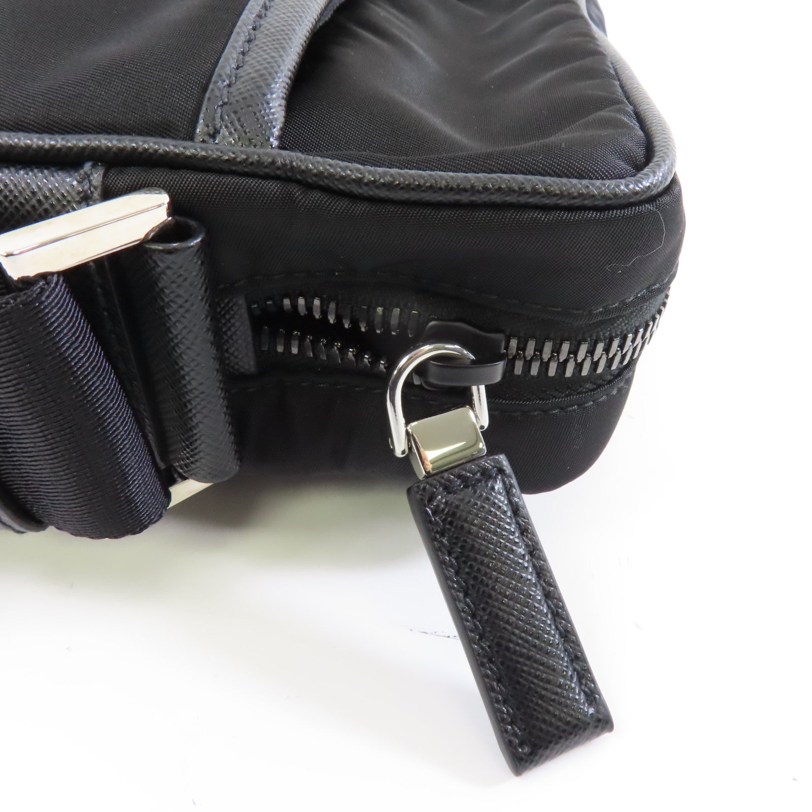 PRADA 尼龍Shoulder Bag銀扣肩背袋黑色