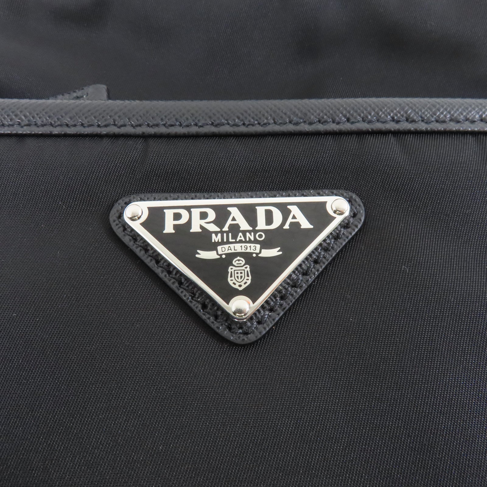 PRADA 尼龍Shoulder Bag銀扣肩背袋黑色