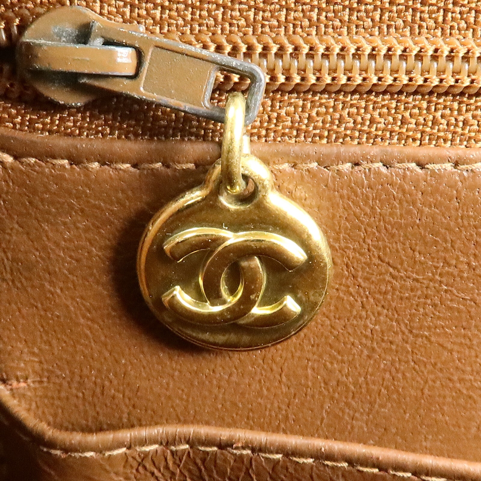 CHANEL 牛皮皮革Vintage Jumbo CC Madermoiselle手挽袋