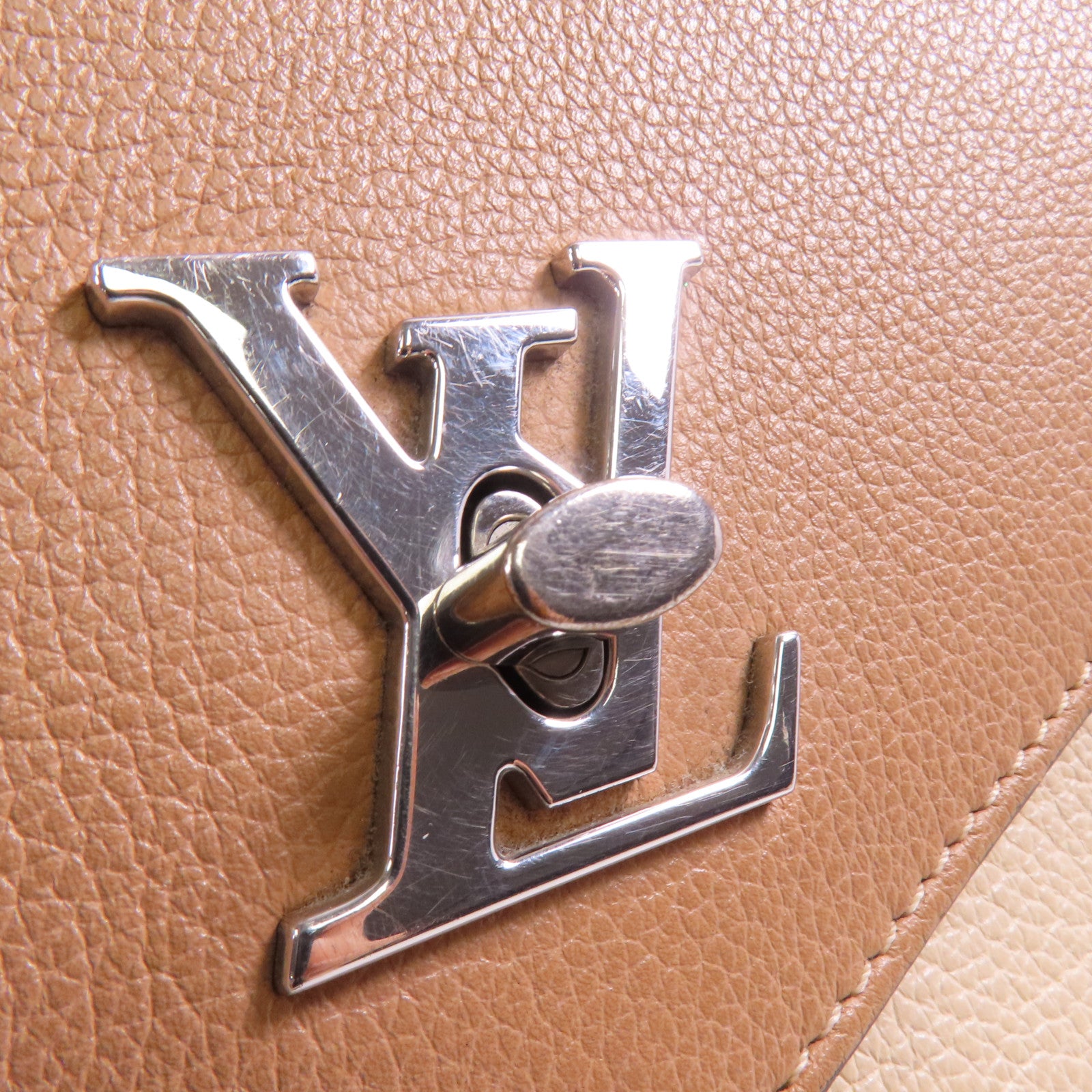 LOUIS VUITTON 牛皮皮革MyLockme BB銀扣鏈帶肩背袋