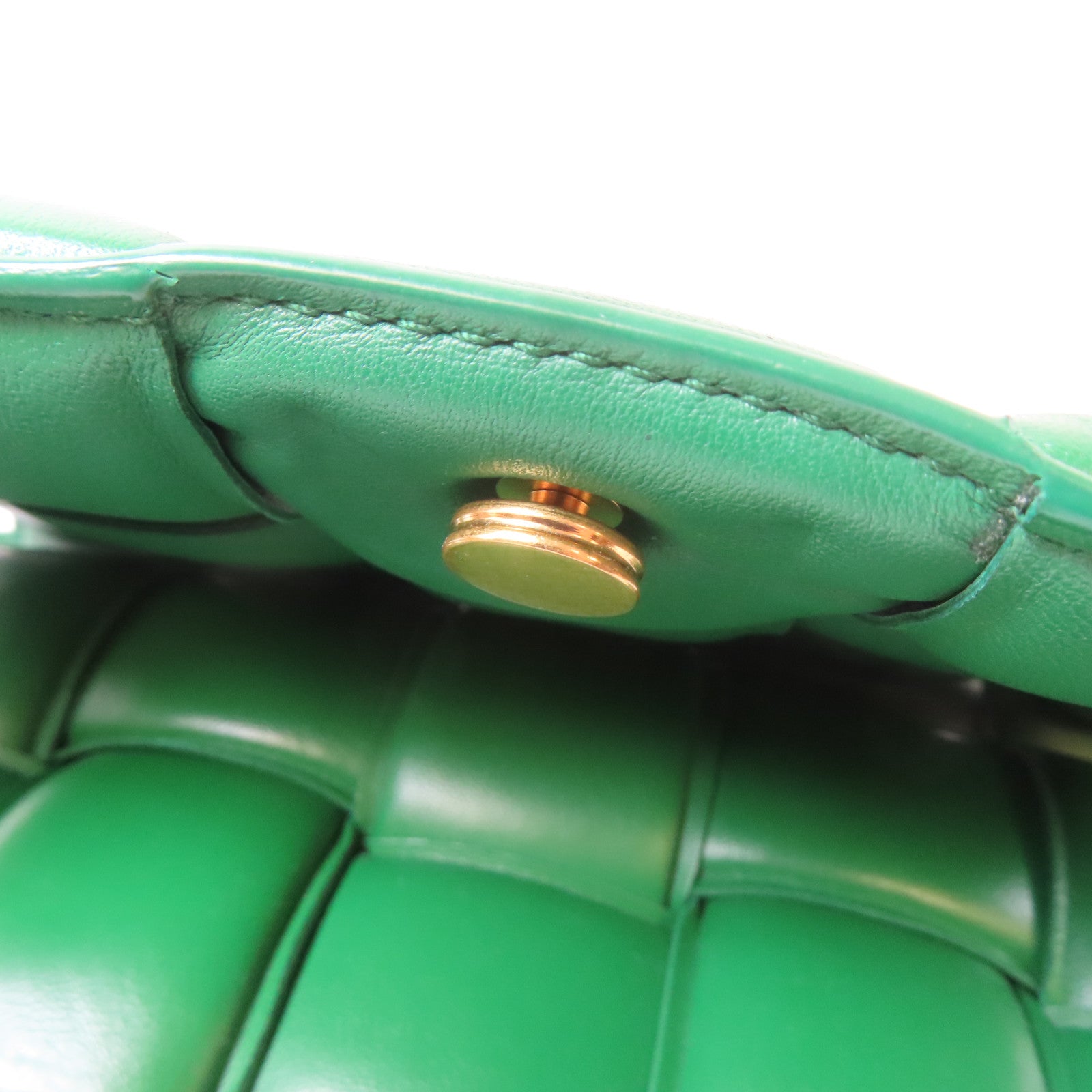 BOTTEGA VENETA 【激減優惠】牛皮皮革Padded Cassette金扣肩背袋綠色