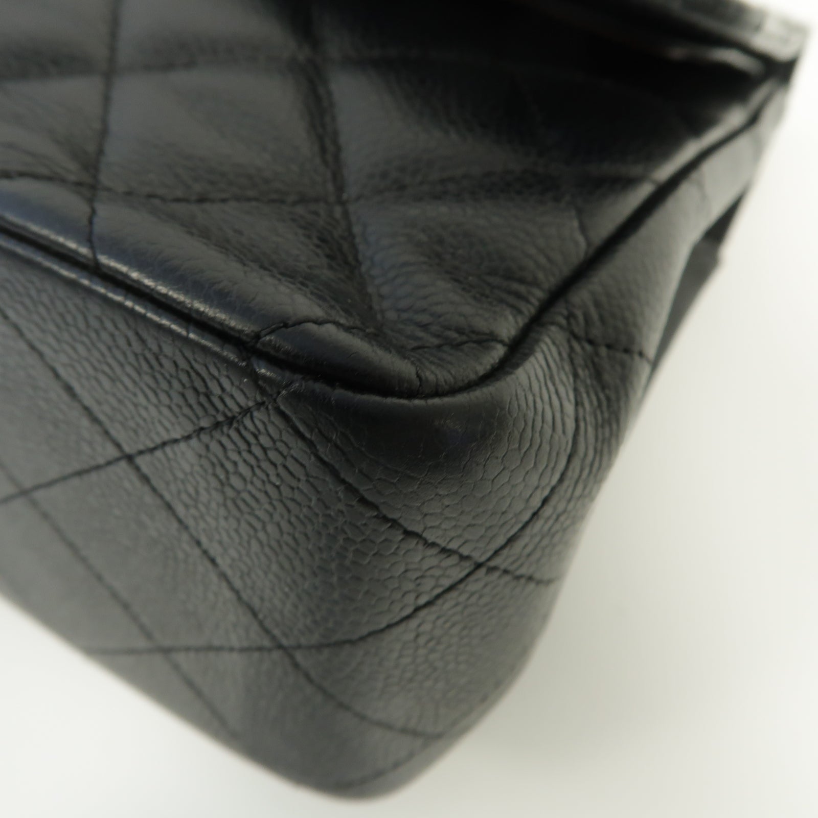 CHANEL **【激減優惠】皮革Classic Flap 30金扣鏈帶肩背袋黒色