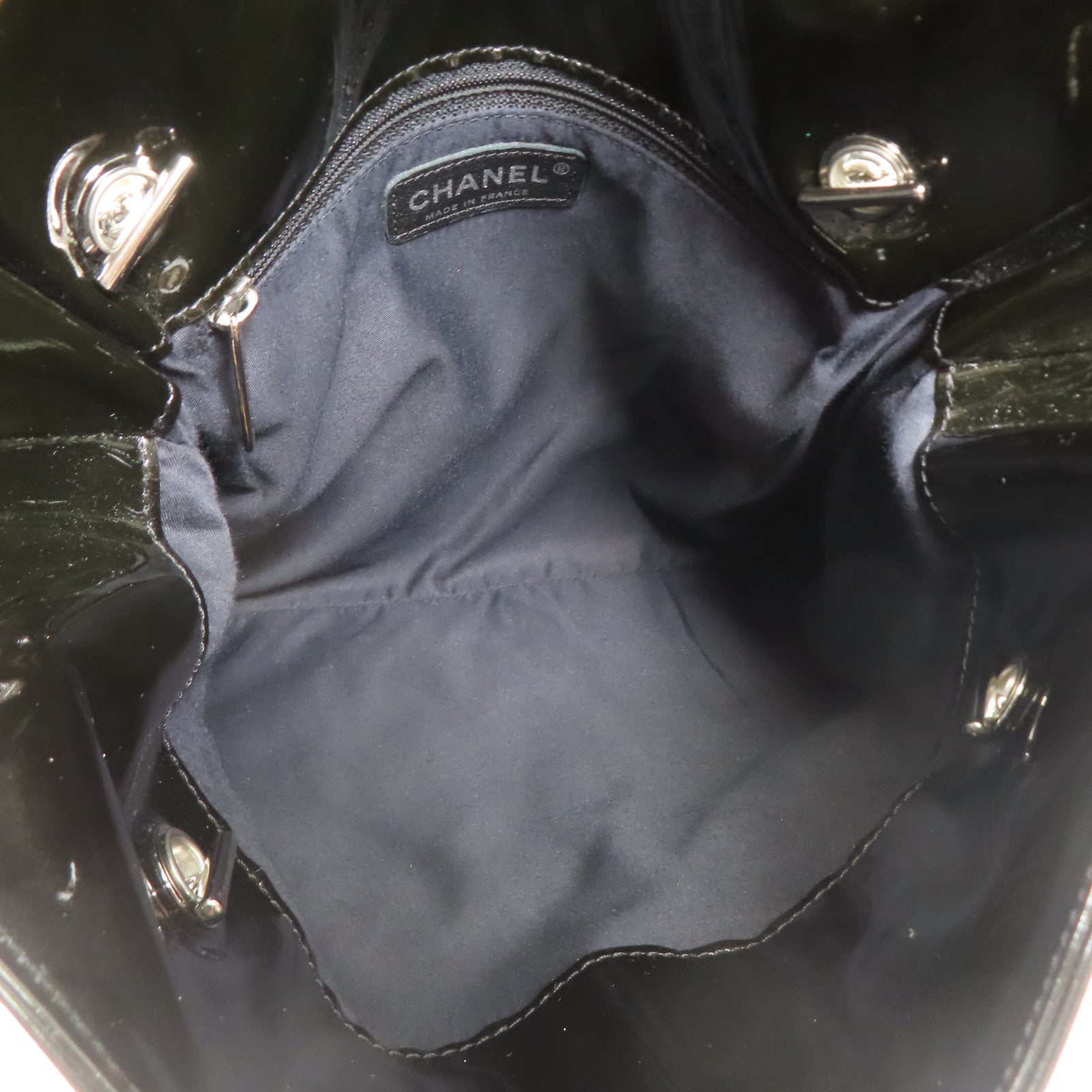 CHANEL 漆皮皮革Shoulder Bag銀扣鏈帶肩背袋
