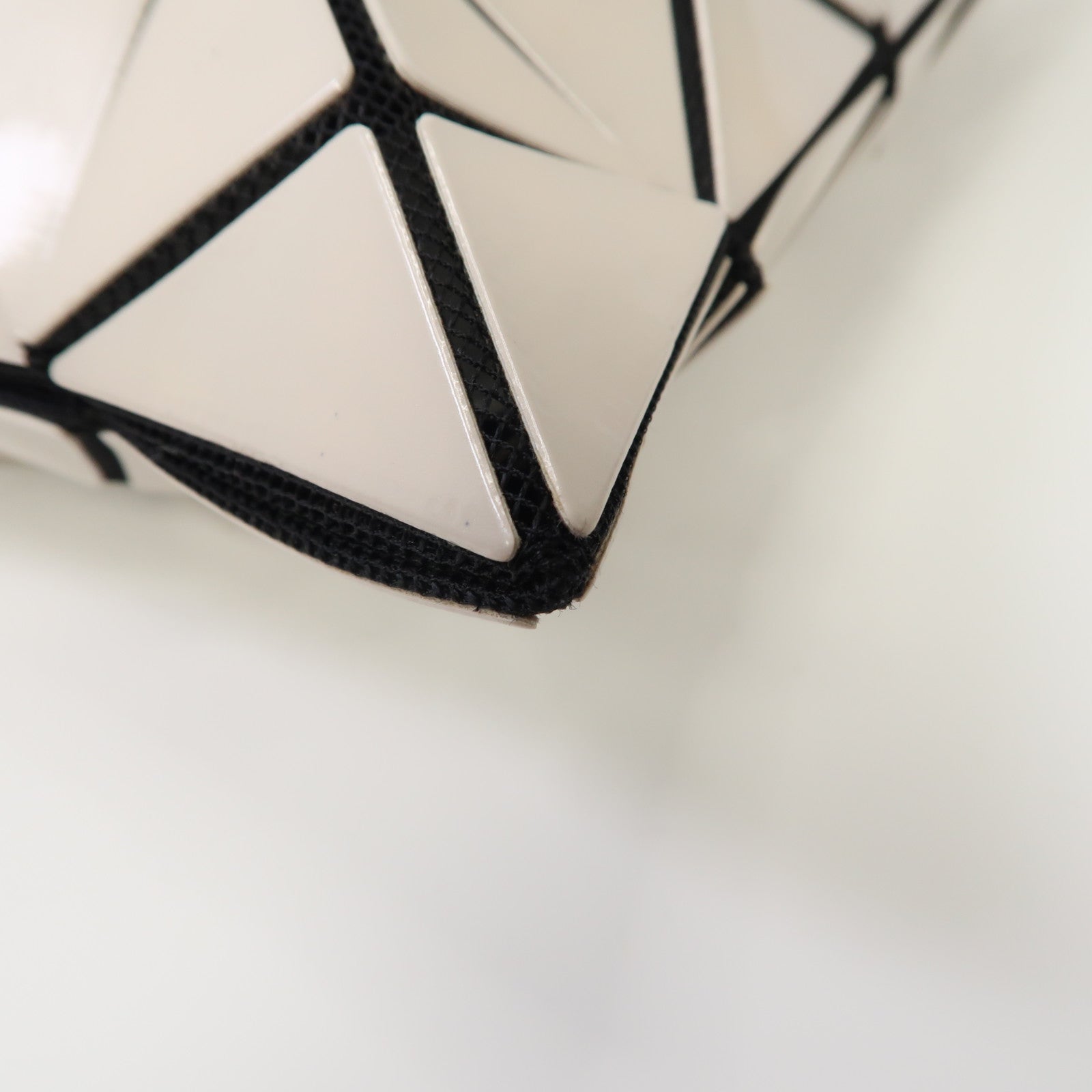 ISSEY MIYAKE PVC Bao Bao Shoulder Bag肩背袋白色
