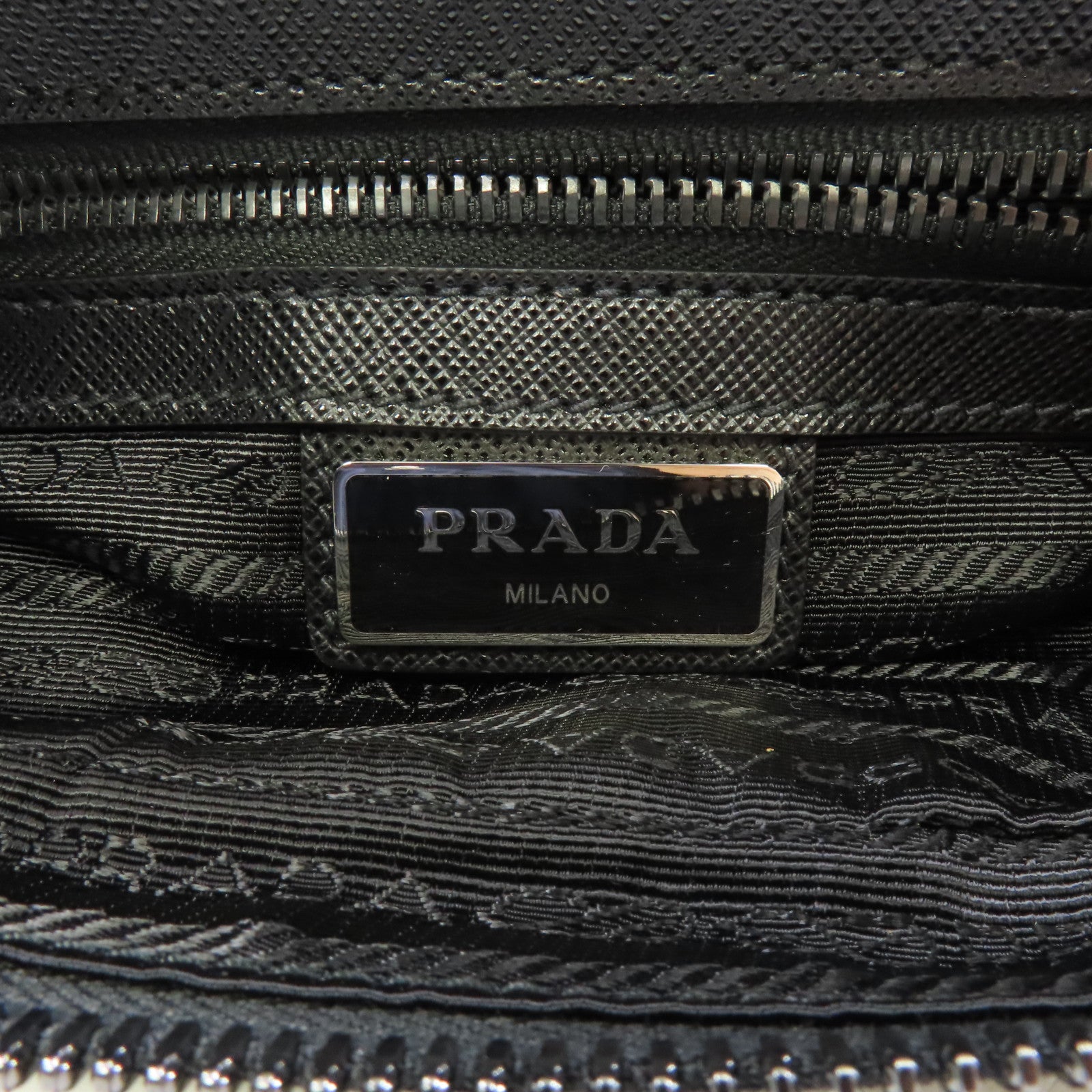 PRADA 尼龍Shoulder Bag銀扣肩背袋黑色