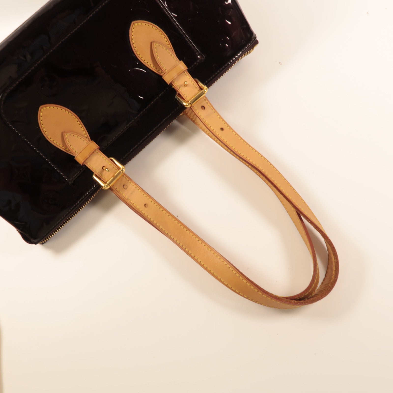 LOUIS VUITTON Vernis Rosewood Avenue金扣手挽袋紅色