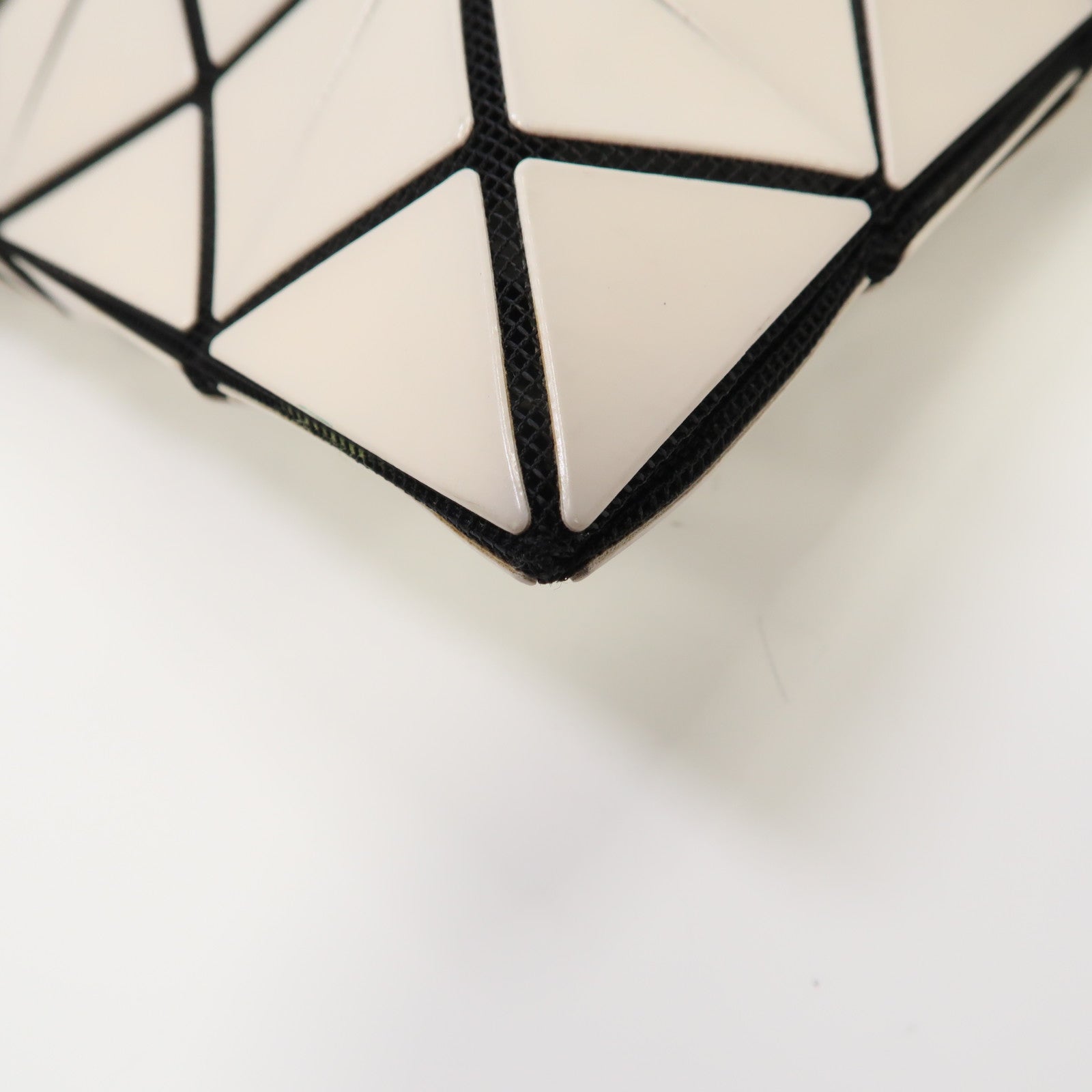 ISSEY MIYAKE PVC Bao Bao Shoulder Bag肩背袋白色