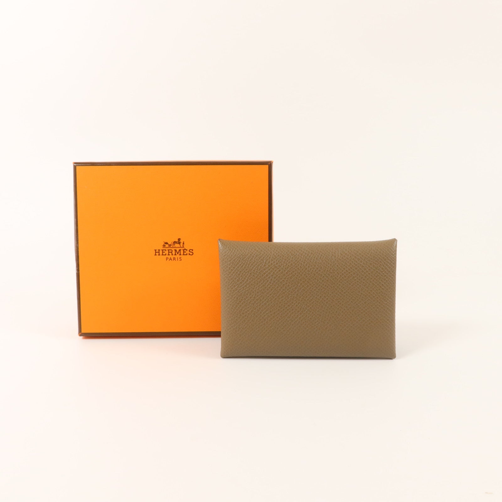 HERMES Epsom皮革Calvi Card Case卡片套Etoupe