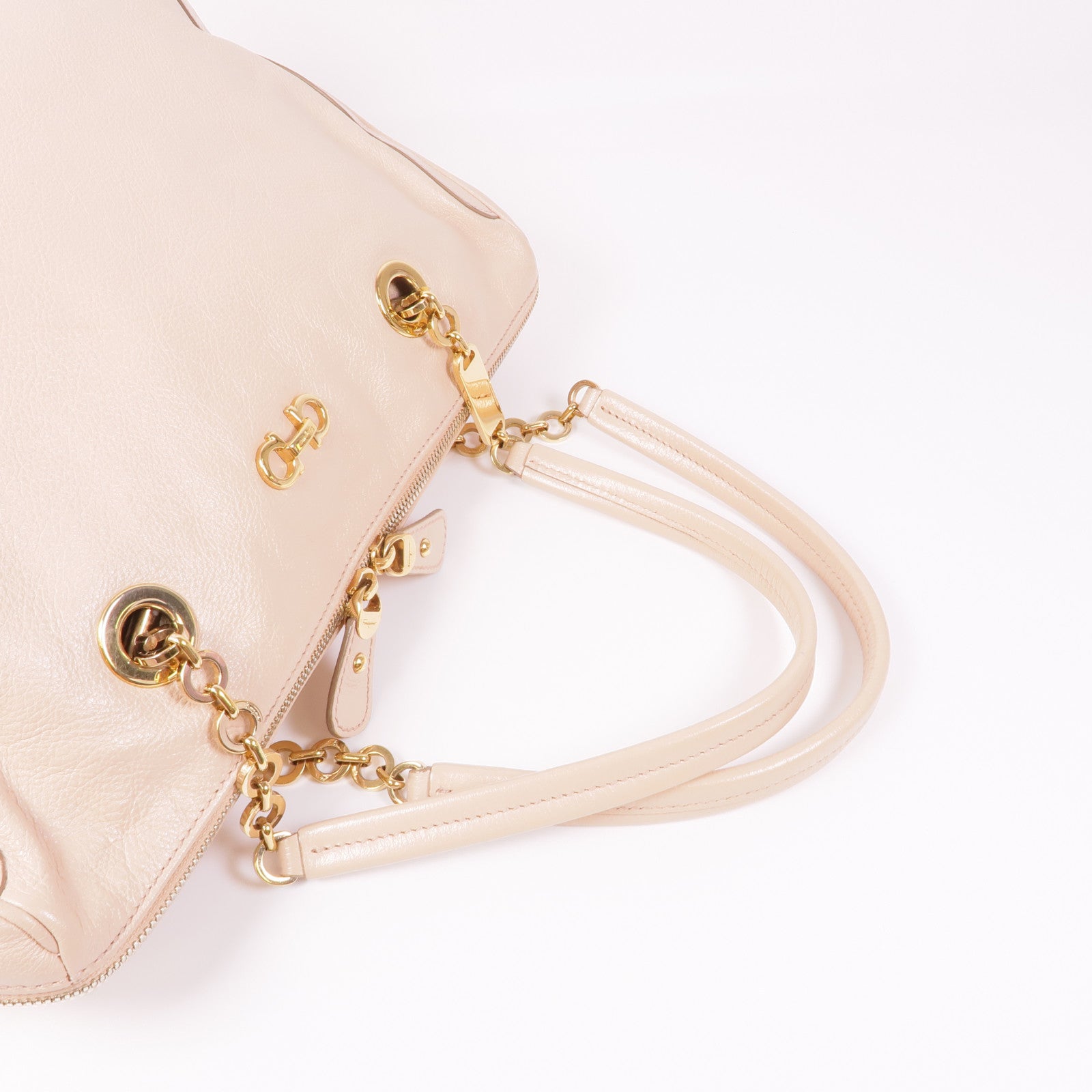 Salvatore Ferragamo 牛皮皮革Shoulder Bag金扣肩背袋