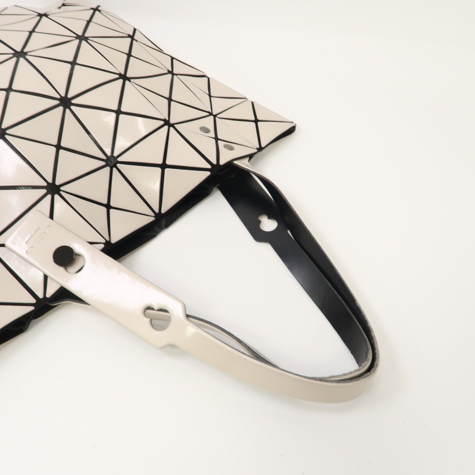 ISSEY MIYAKE PVC Bao Bao Shoulder Bag肩背袋白色
