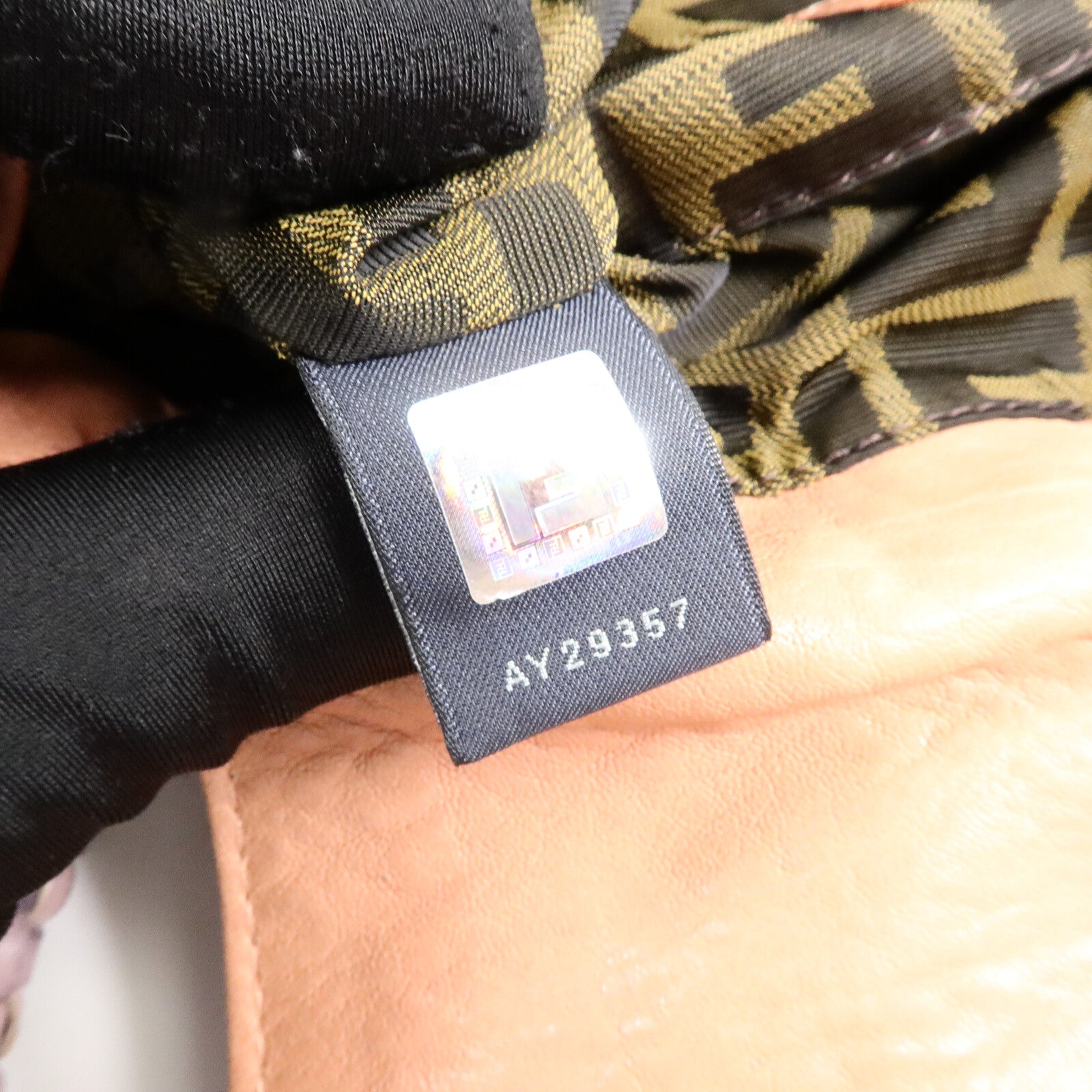 FENDI 牛皮皮革Spy Bag肩背袋