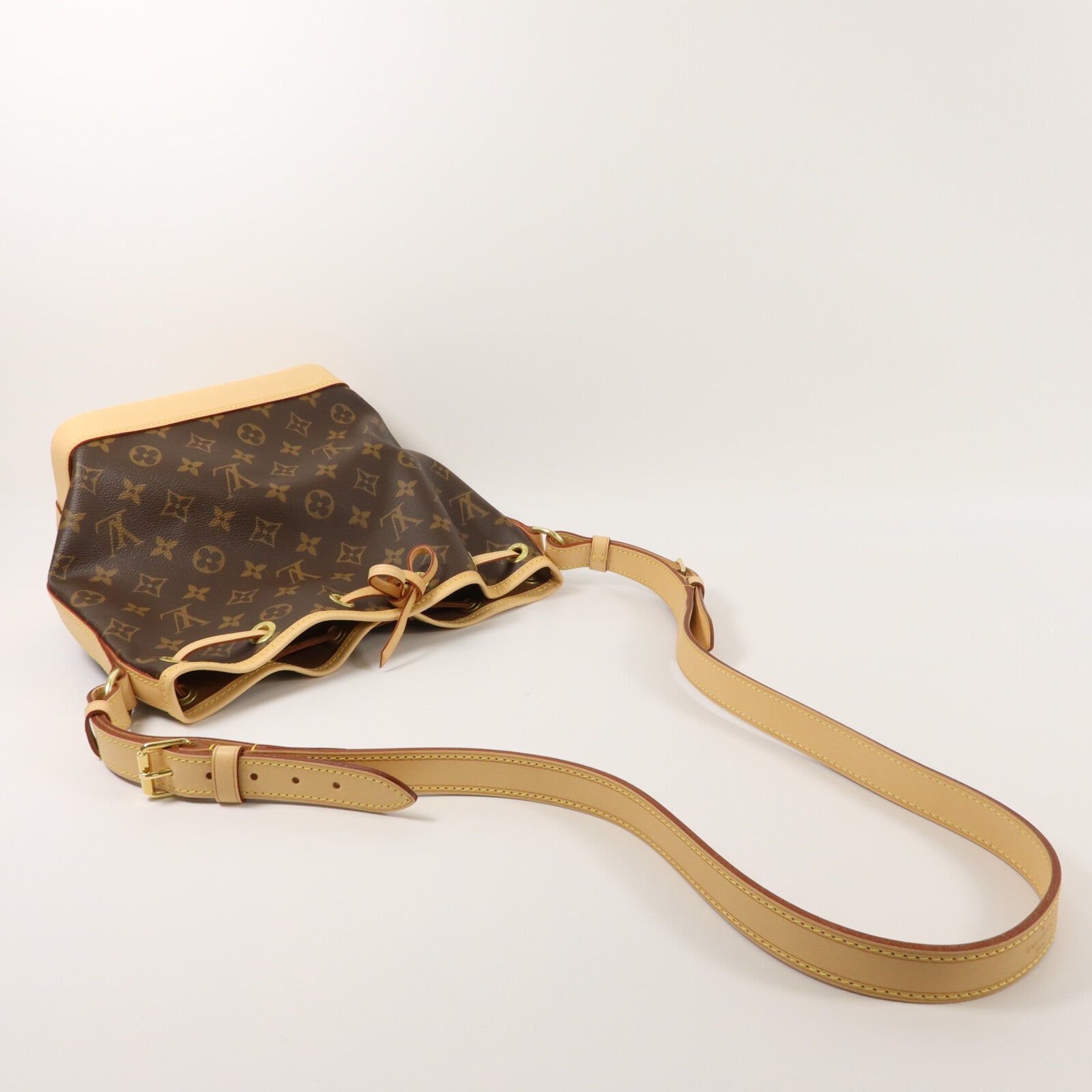 LOUIS VUITTON Monogram Noe BB肩背袋