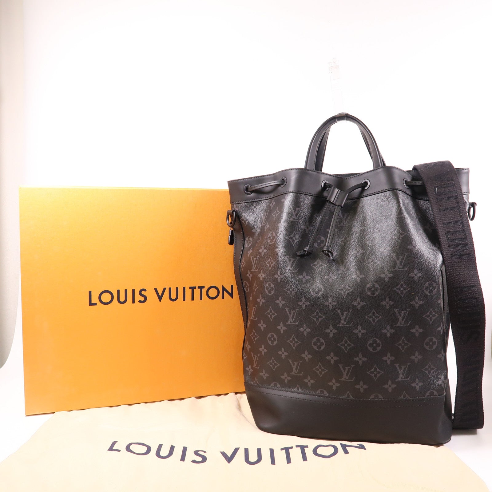 LOUIS VUITTON【激減優惠】 Monogram Eclipse Maxi Noe Sling手挽肩背兩用袋