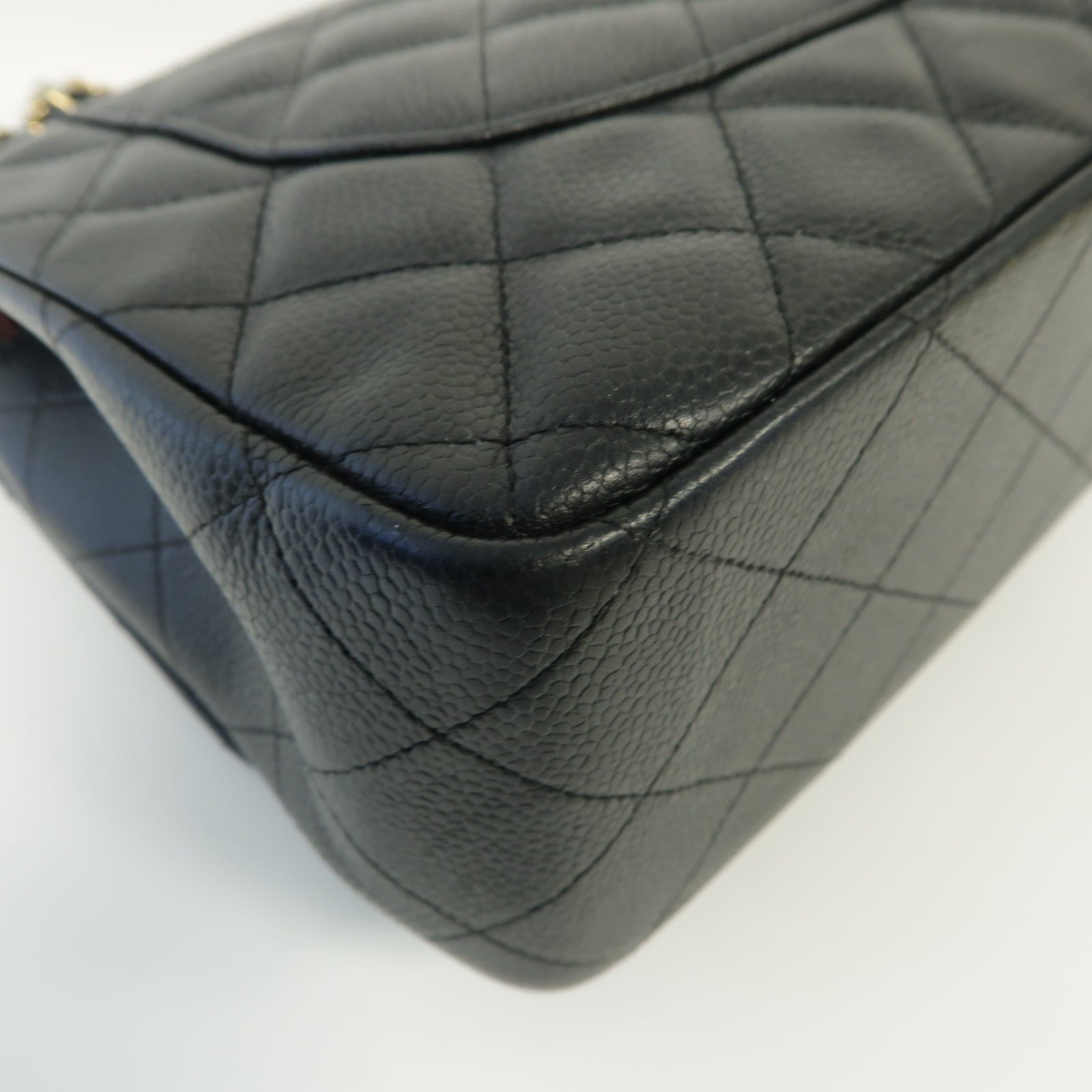 CHANEL **【激減優惠】皮革Classic Flap 30金扣鏈帶肩背袋黒色