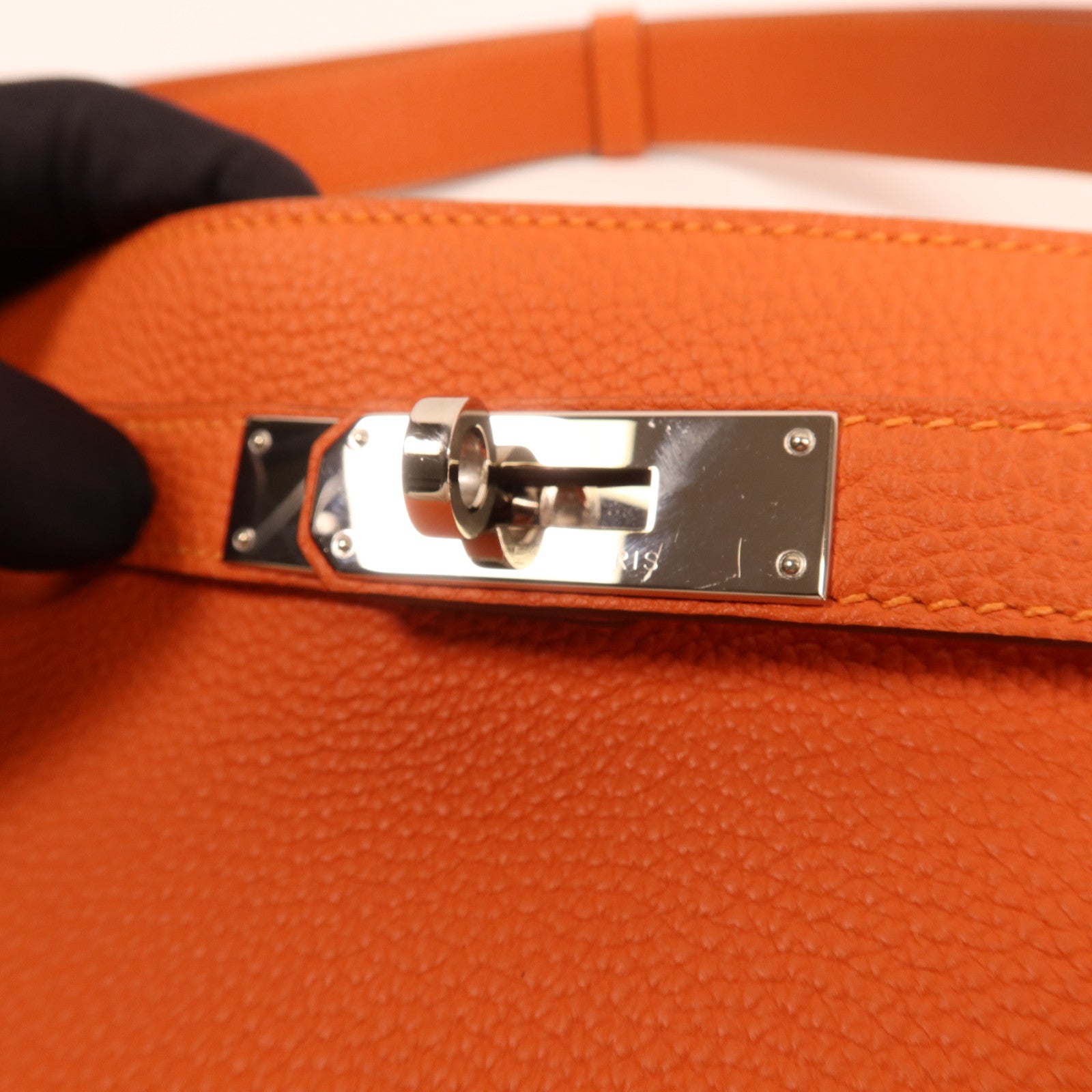 HERMES Togo皮革So Kelly 26銀扣肩背袋Feu