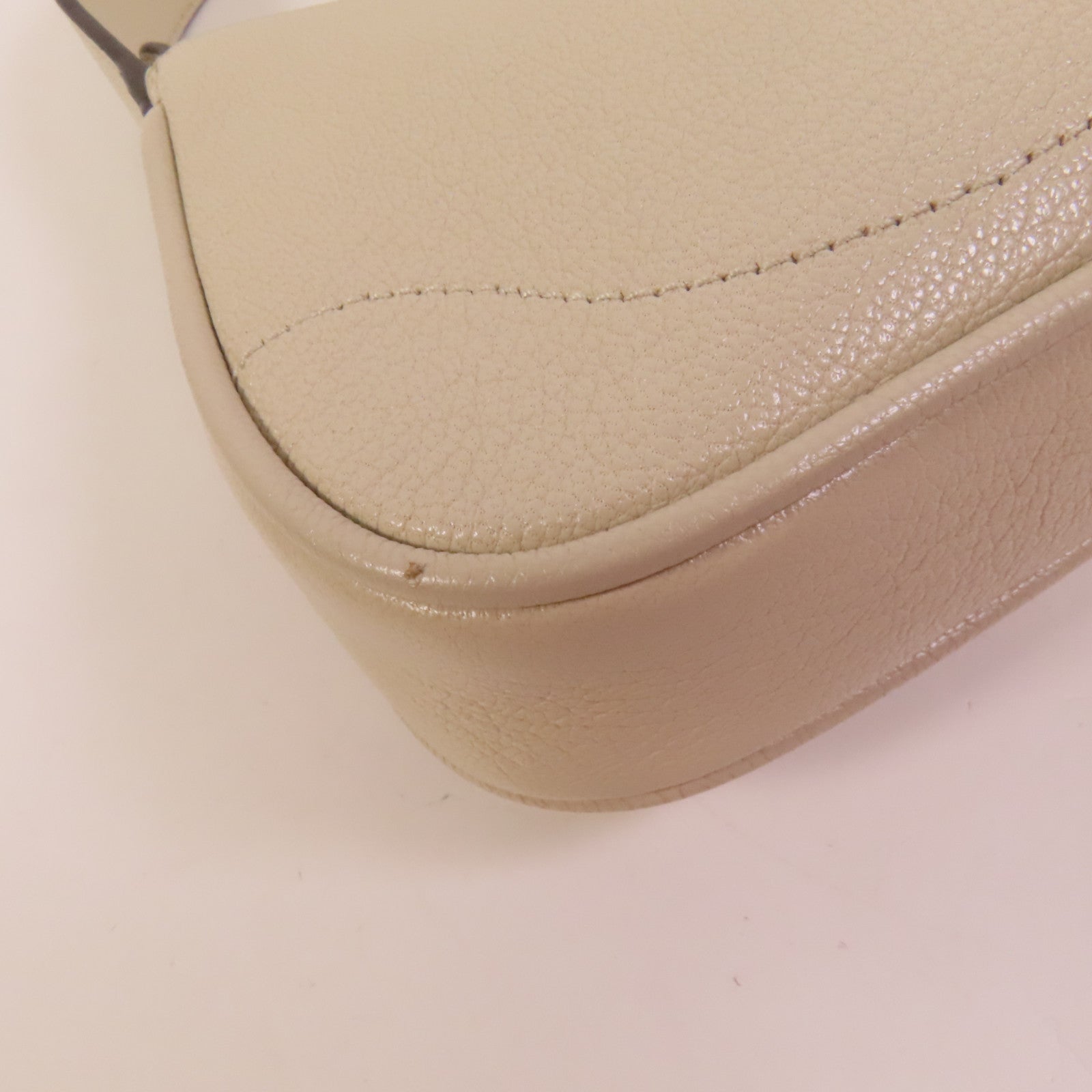 GUCCI 牛皮皮革Aphrodite Mini Bag金扣手挽袋