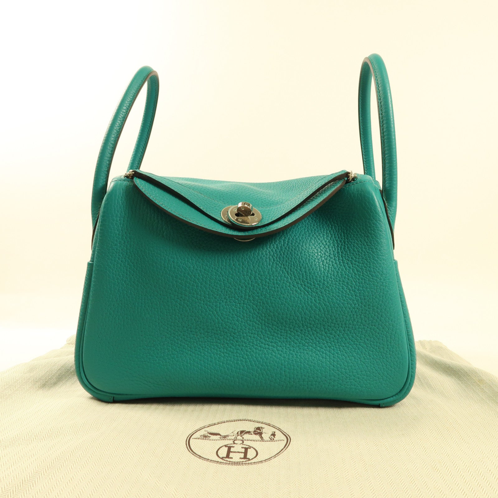 HERMES Clemence皮革Lindy 26銀扣手挽肩背兩用袋Bleu Paon藍色