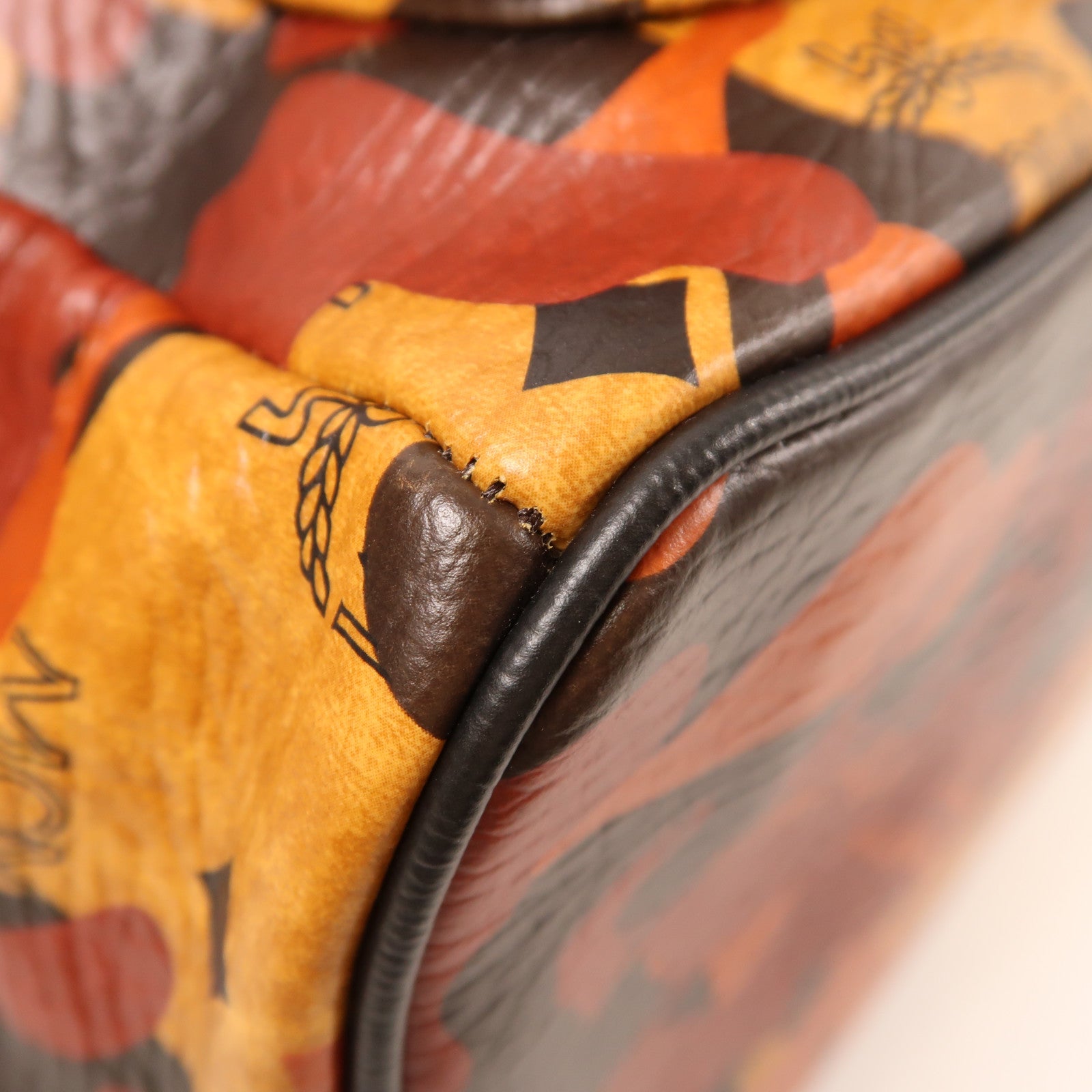 MCM 牛皮皮革Backpack銀扣背包