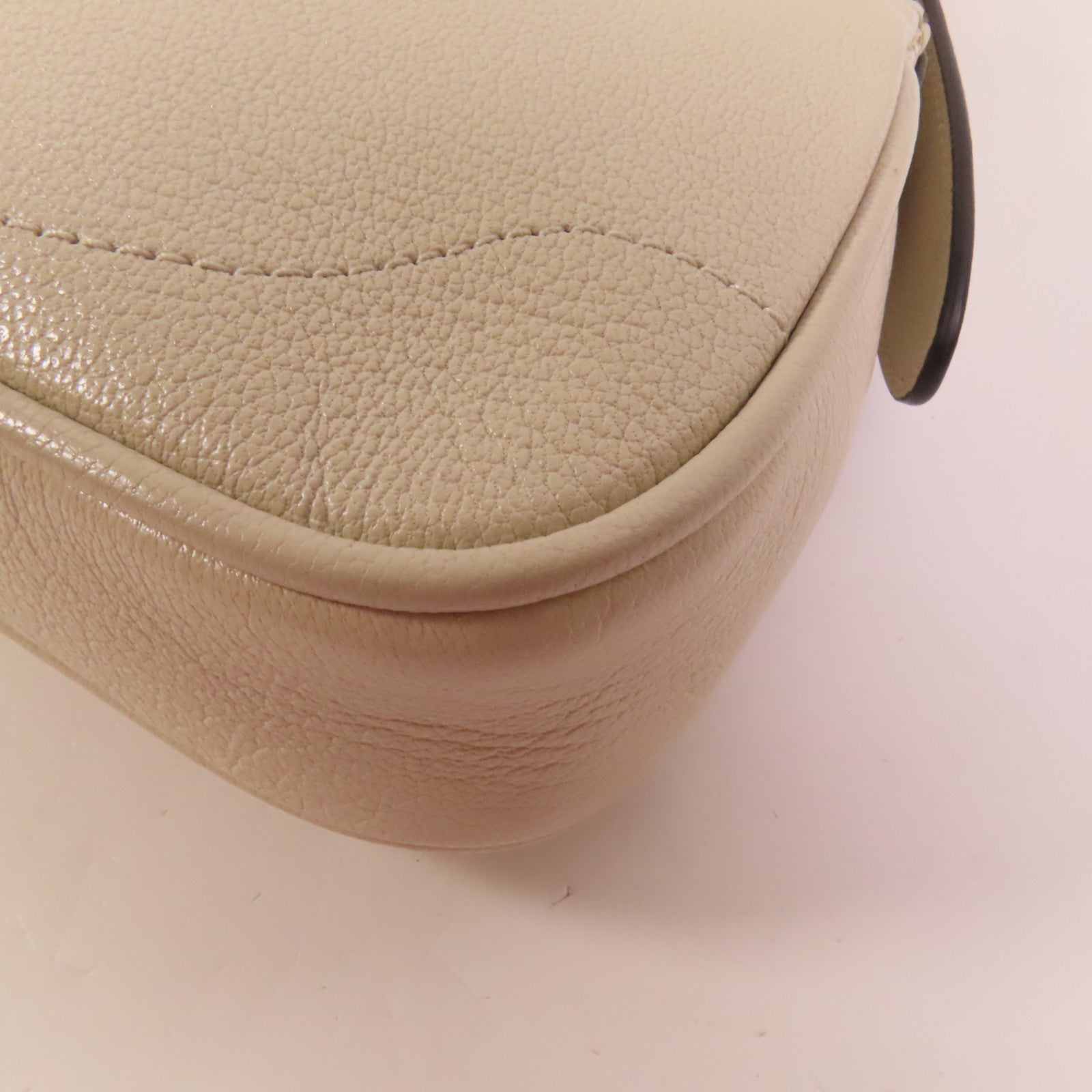 GUCCI 牛皮皮革Aphrodite Mini Bag金扣手挽袋
