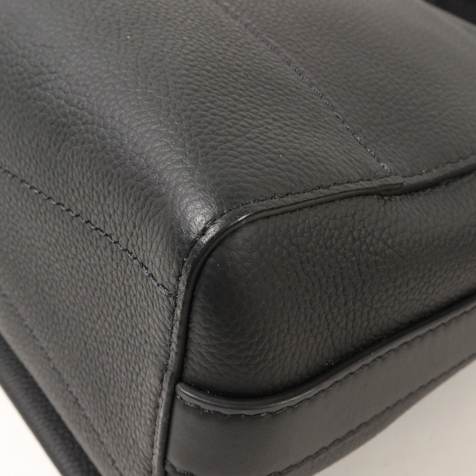 LOUIS VUITTON 牛皮皮革Takeoff Messenger肩背袋