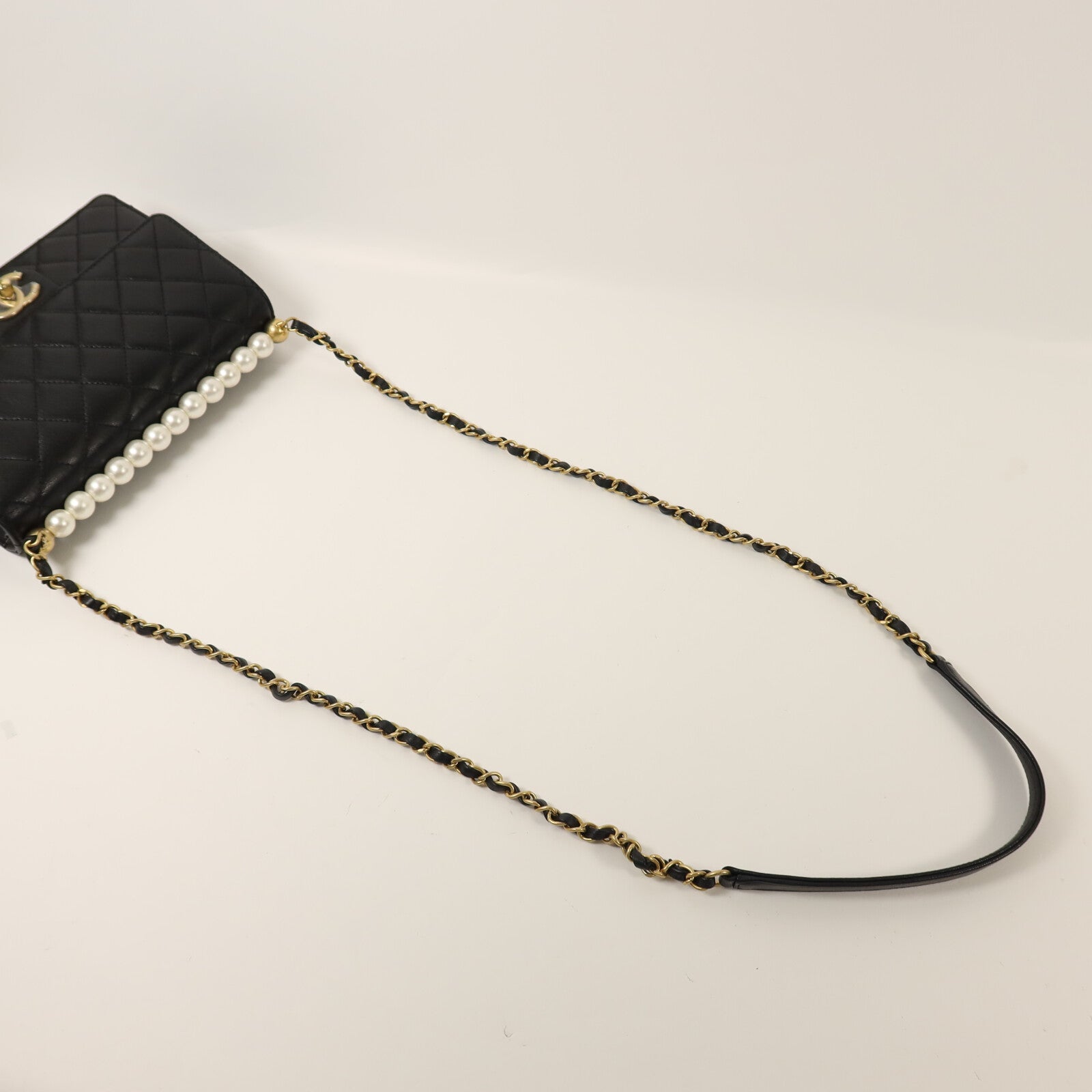 CHANEL 羊皮皮革Chain Shoulder金扣鏈帶肩背袋
