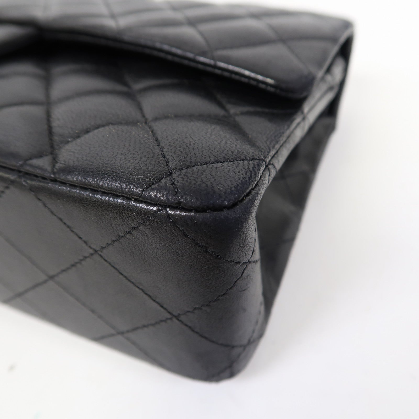CHANEL 菱格羊皮皮革Classic金扣鏈帶肩背袋黑色