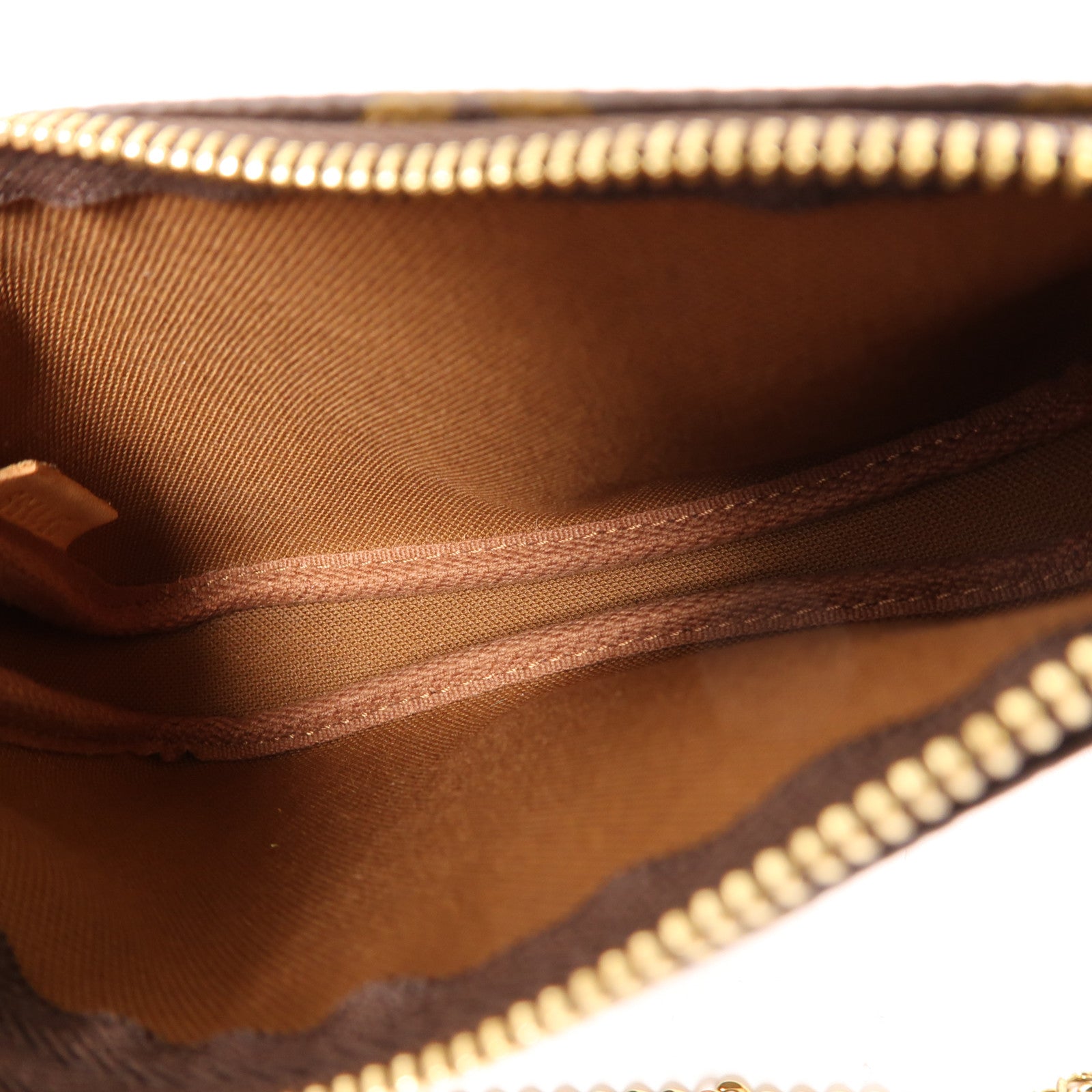 LOUIS VUITTON Monogram Mini Pochette Accessoires金扣手挽袋棕色