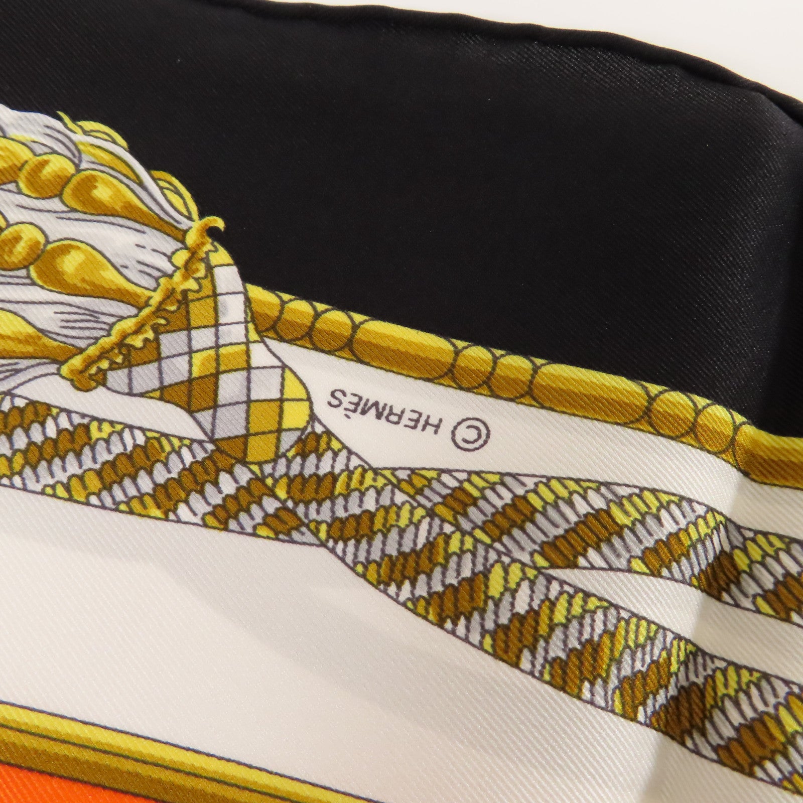 HERMES 【激減優惠】絲質65x65 Scarf絲巾白色/黑色/橙色/彩色