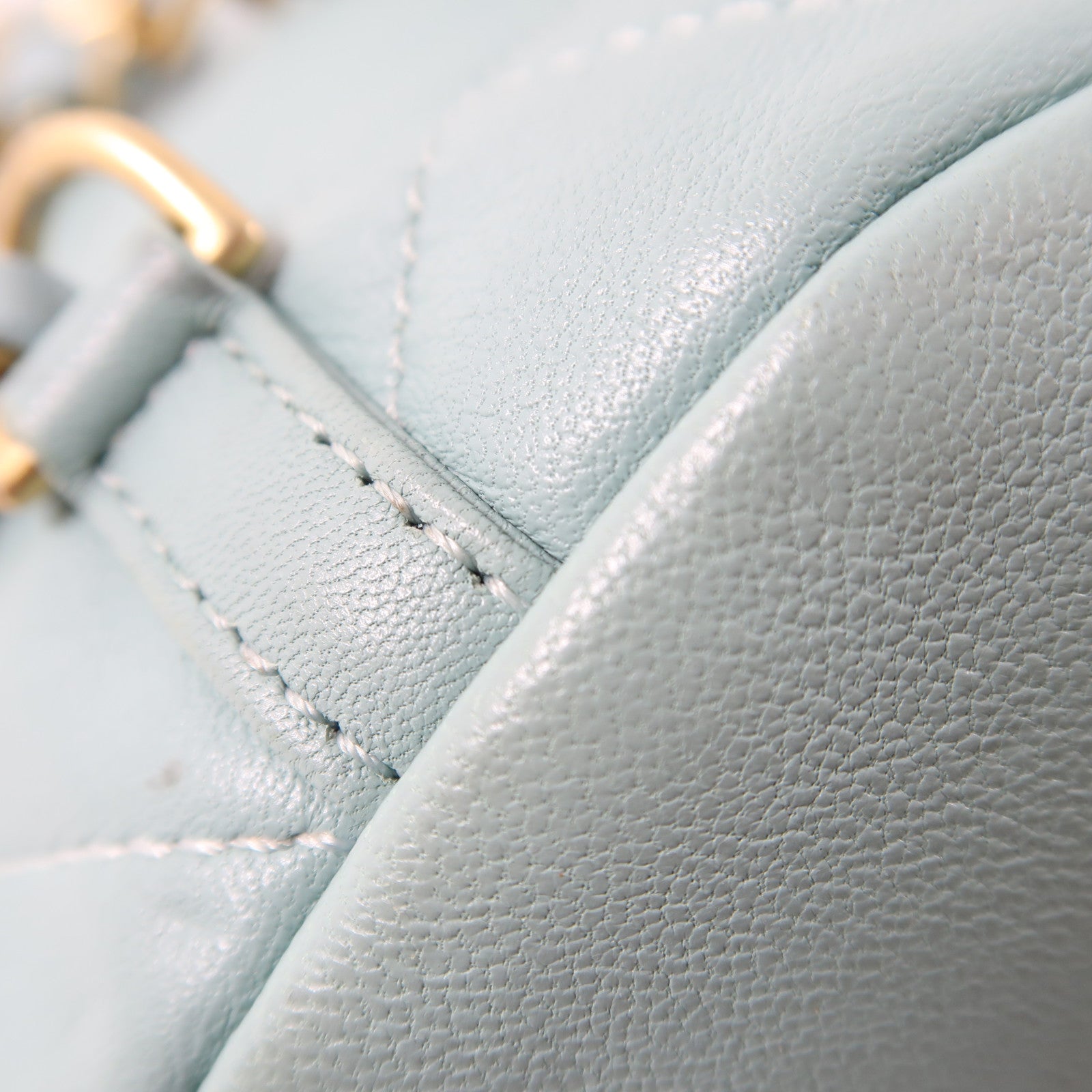 CHANEL 菱格牛皮皮革Backpack金扣鏈帶背包淺綠色