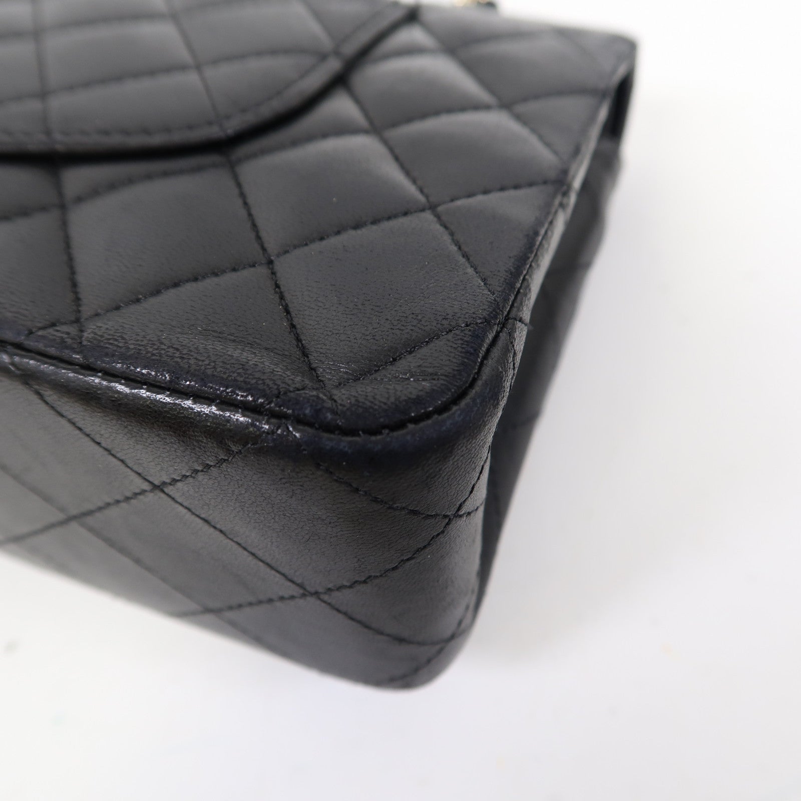 CHANEL 菱格羊皮皮革Classic金扣鏈帶肩背袋黑色