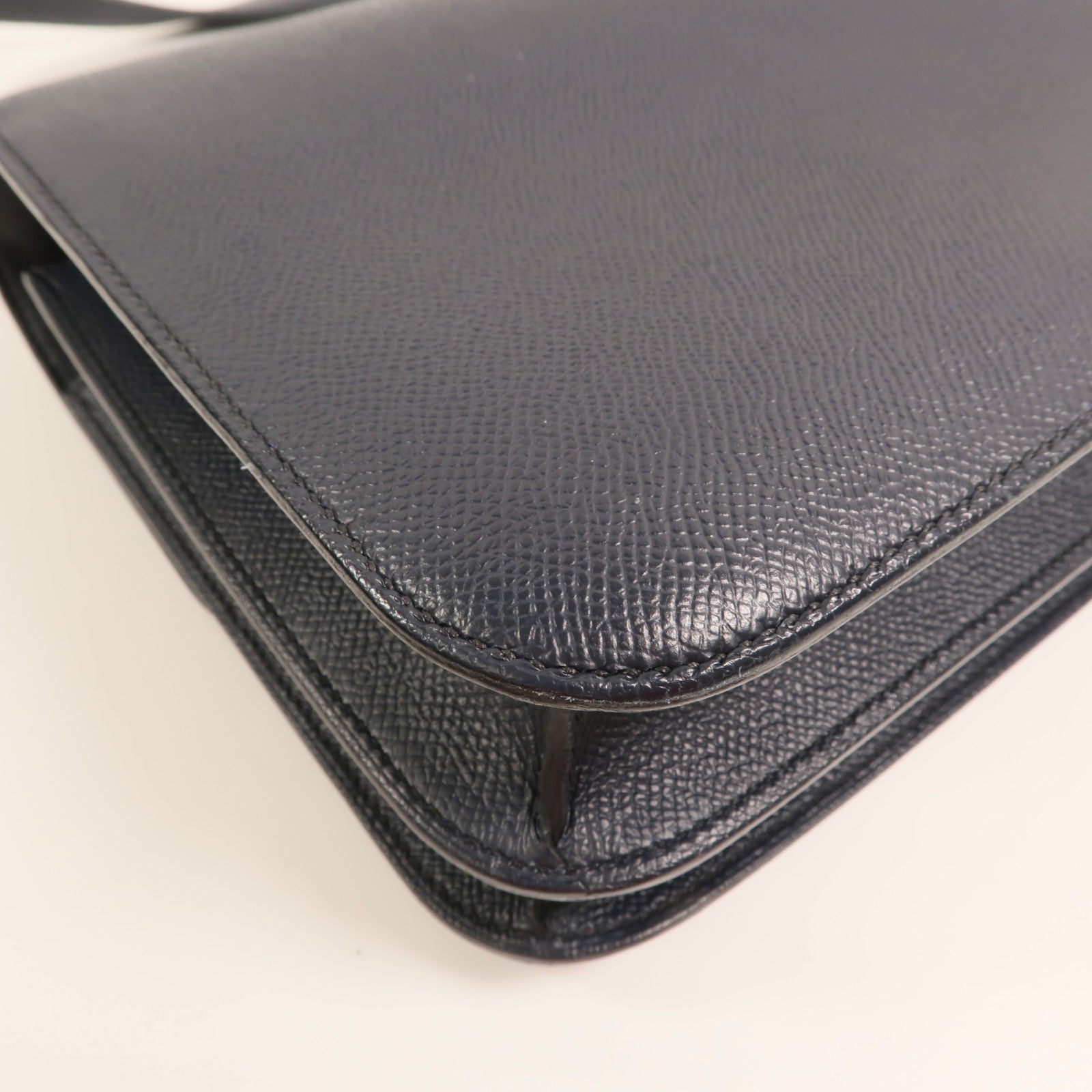 HERMES Epsom皮革Constance24金扣肩背袋Bleu Indigo