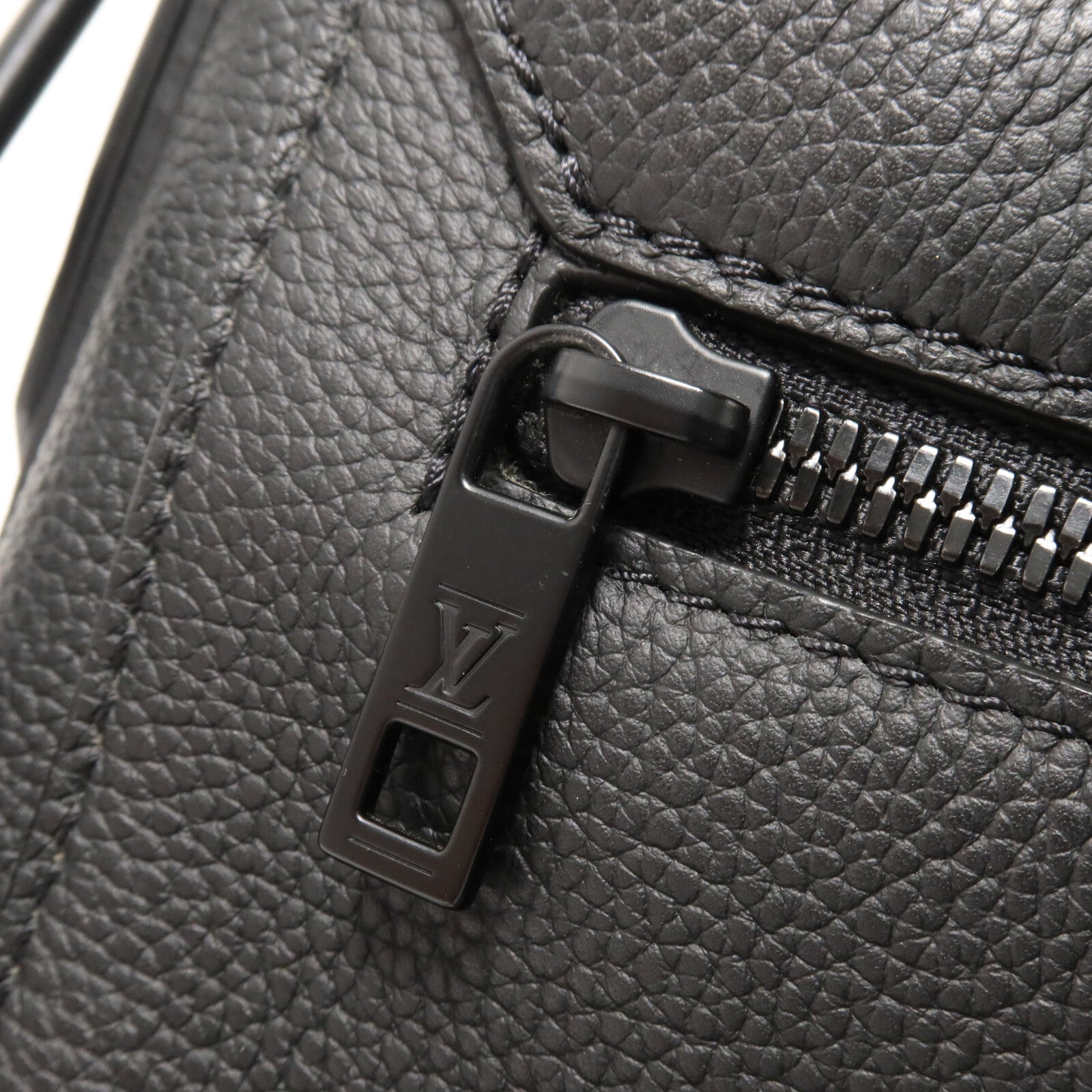 LOUIS VUITTON 牛皮皮革Takeoff Messenger肩背袋