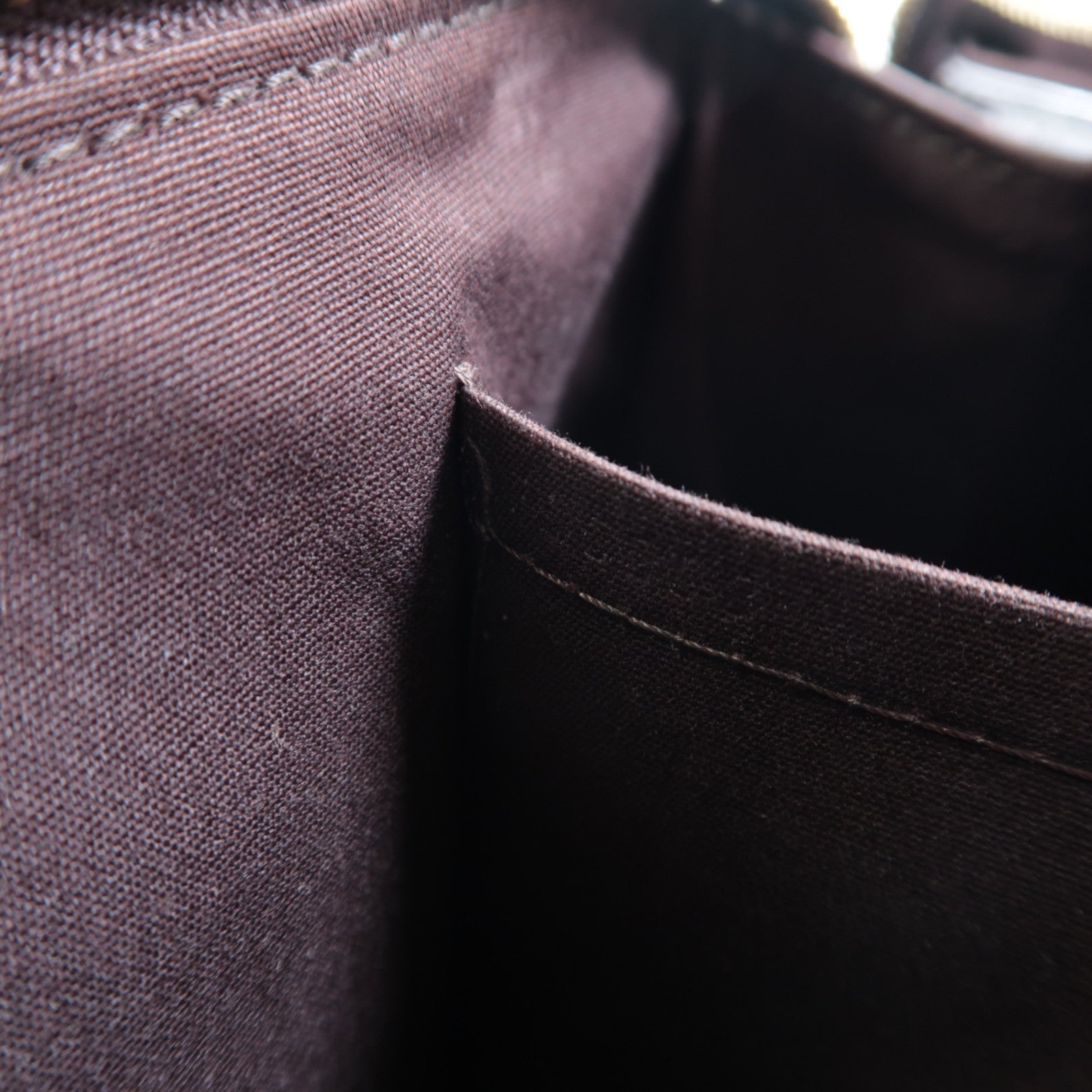 LOUIS VUITTON Vernis Rosewood Avenue金扣手挽袋紅色