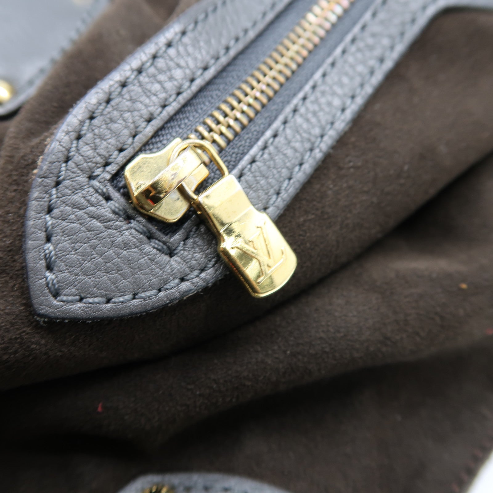 LOUIS VUITTON 【激減優惠】Monogram Mahina L金扣肩背袋灰色
