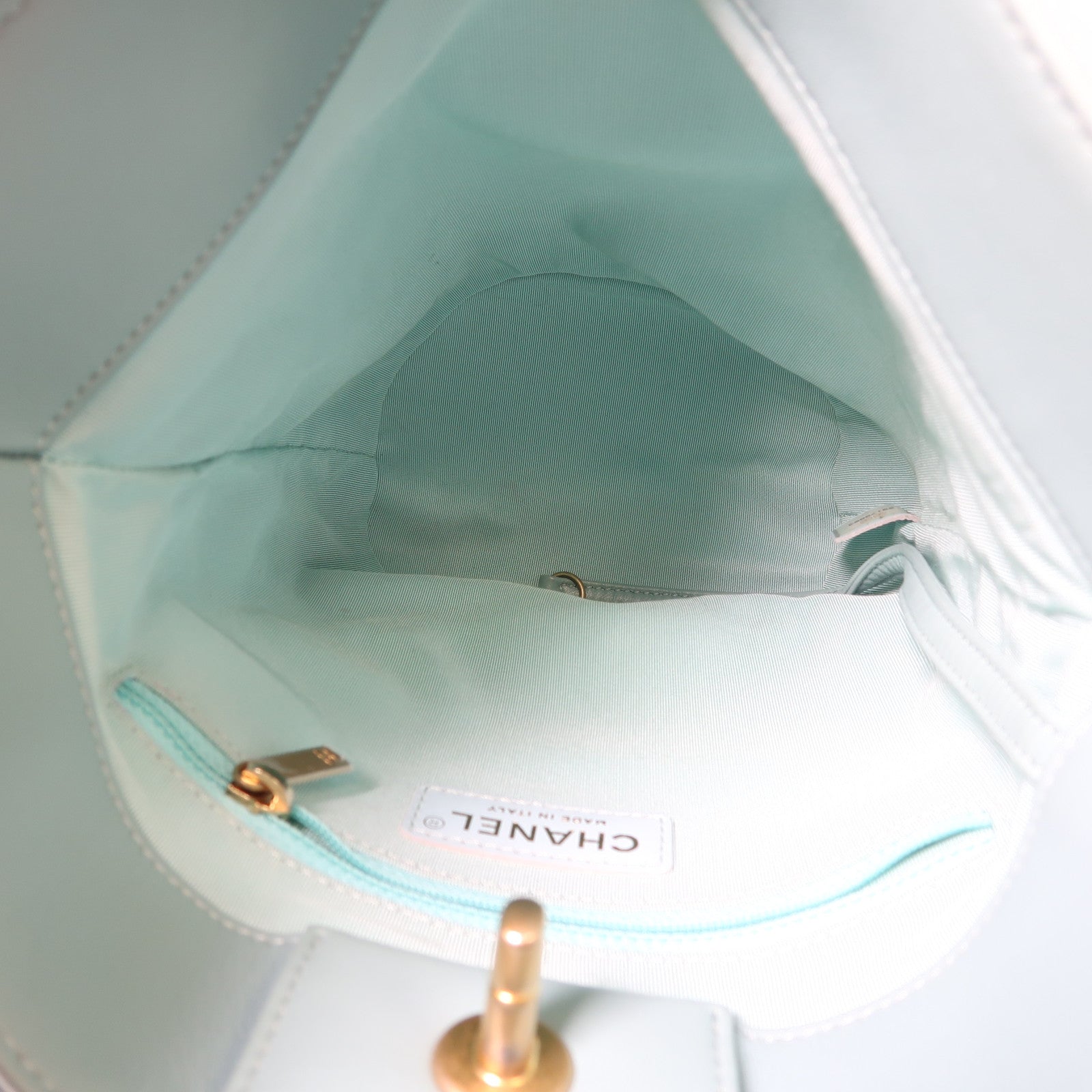 CHANEL 菱格牛皮皮革Backpack金扣鏈帶背包淺綠色