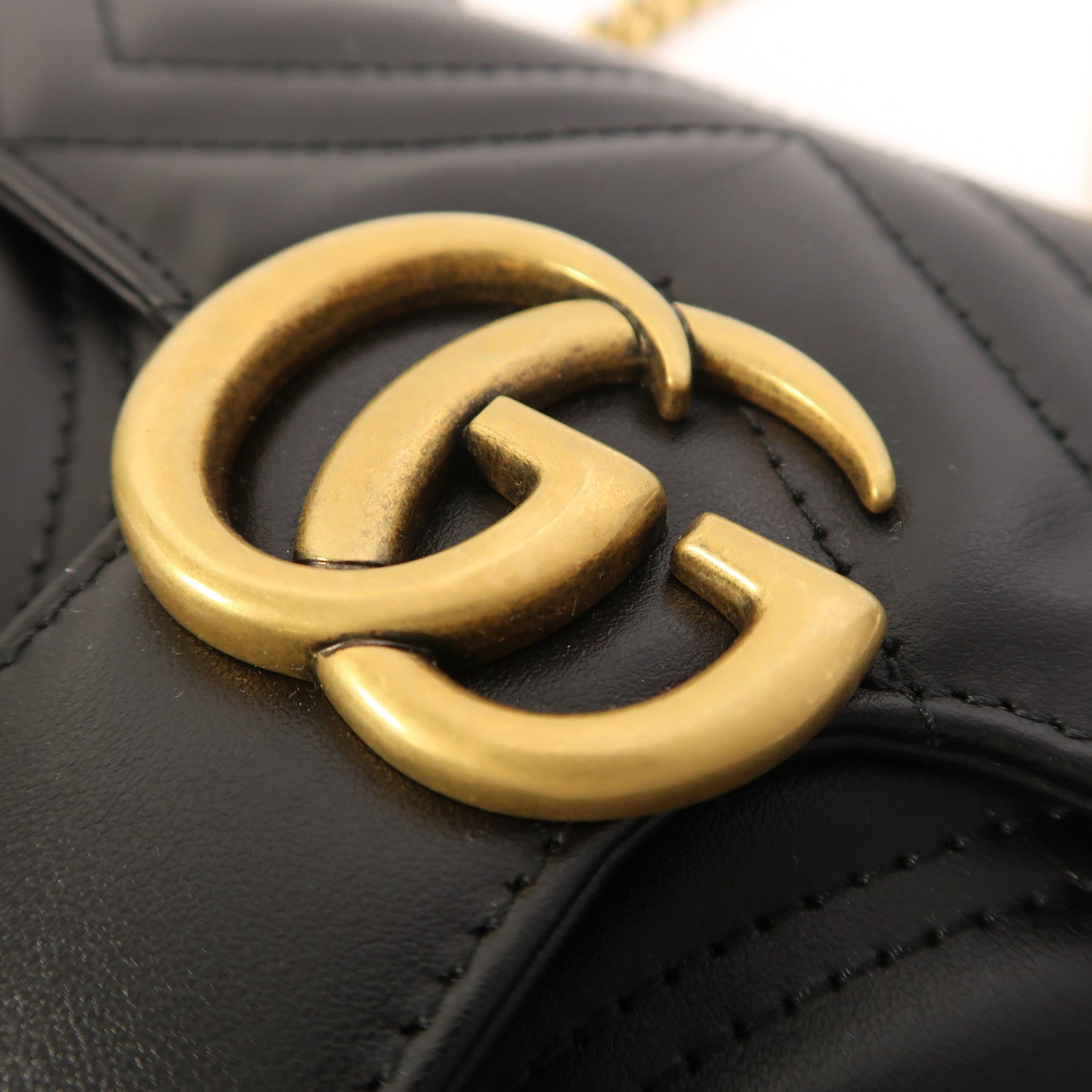 GUCCI 牛皮皮革GG Marmont Small金扣鏈帶肩背袋