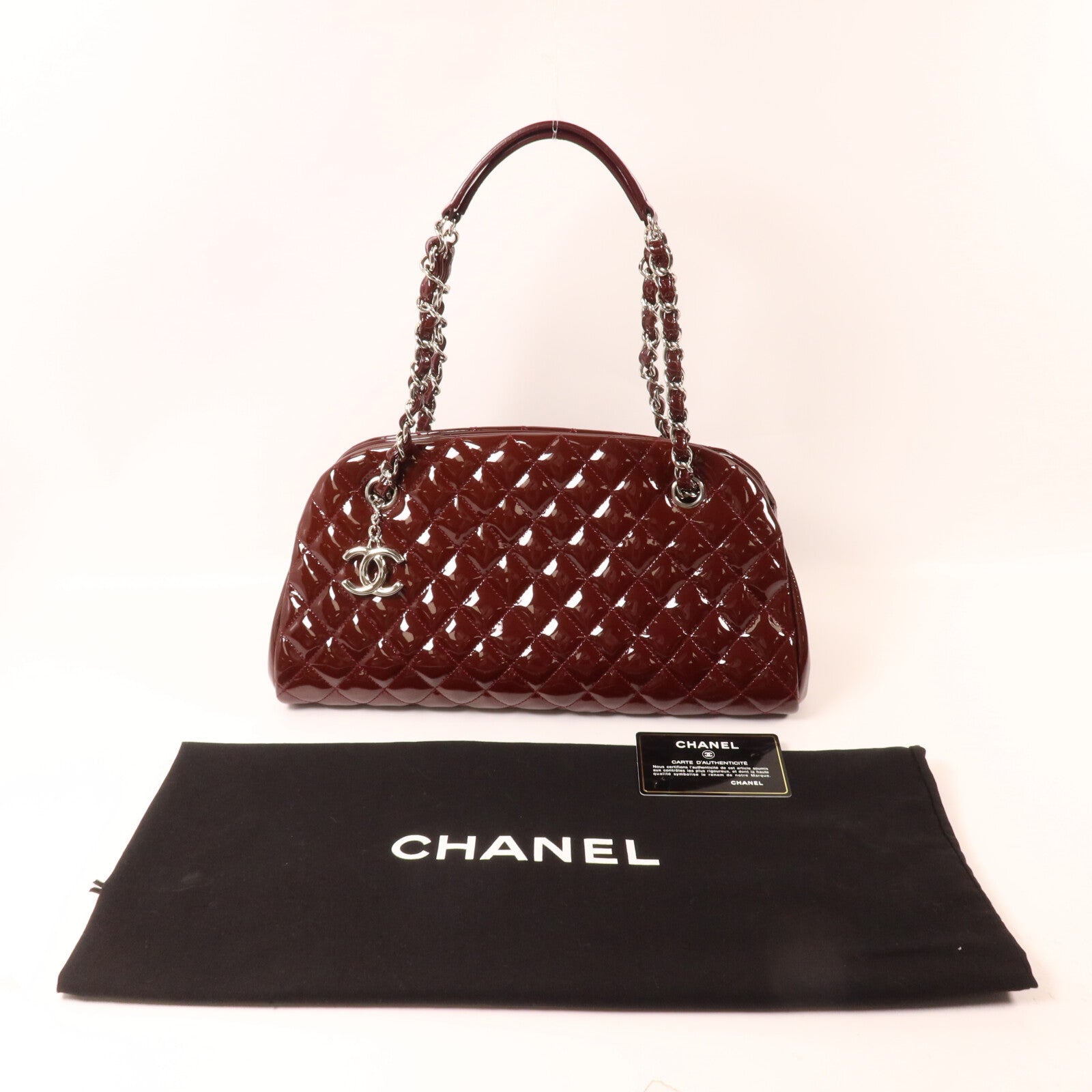 CHANEL 漆皮皮革Mademoiselle Bowling Bag鏈帶肩背袋
