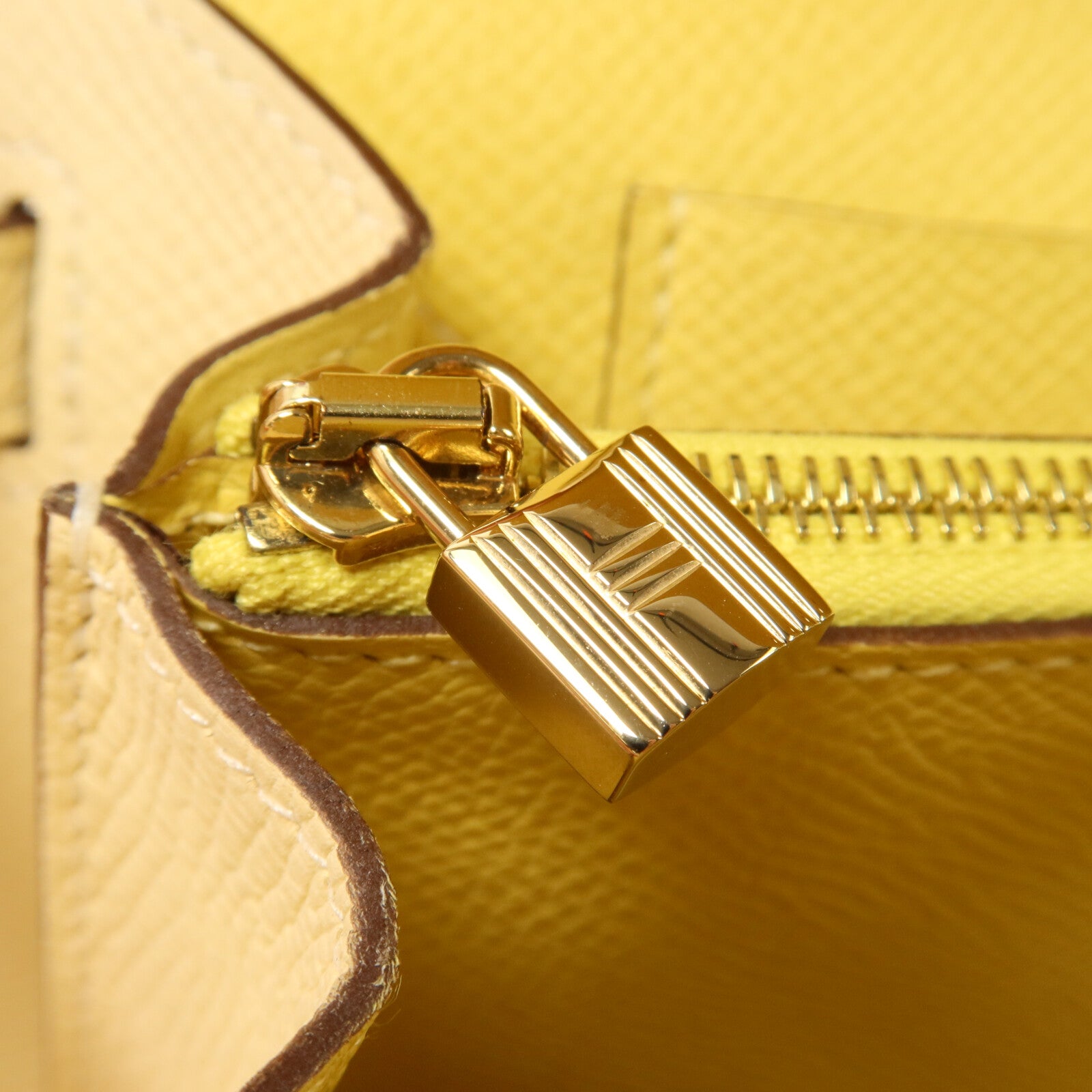 HERMES Epsom皮革Kelly To Go肩背袋Nata/Jaune Poussin