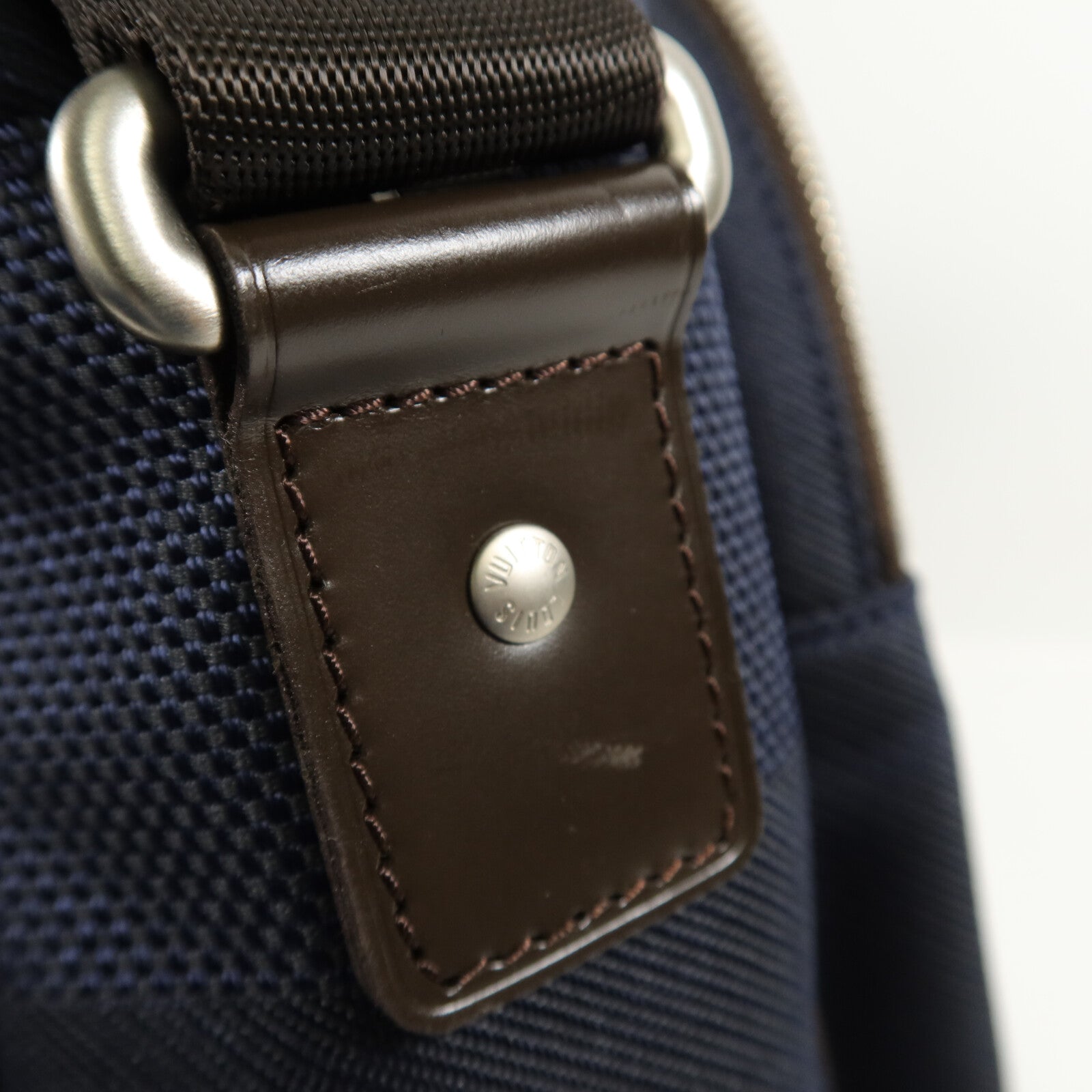 LOUIS VUITTON Damier Geant Pilot肩背袋