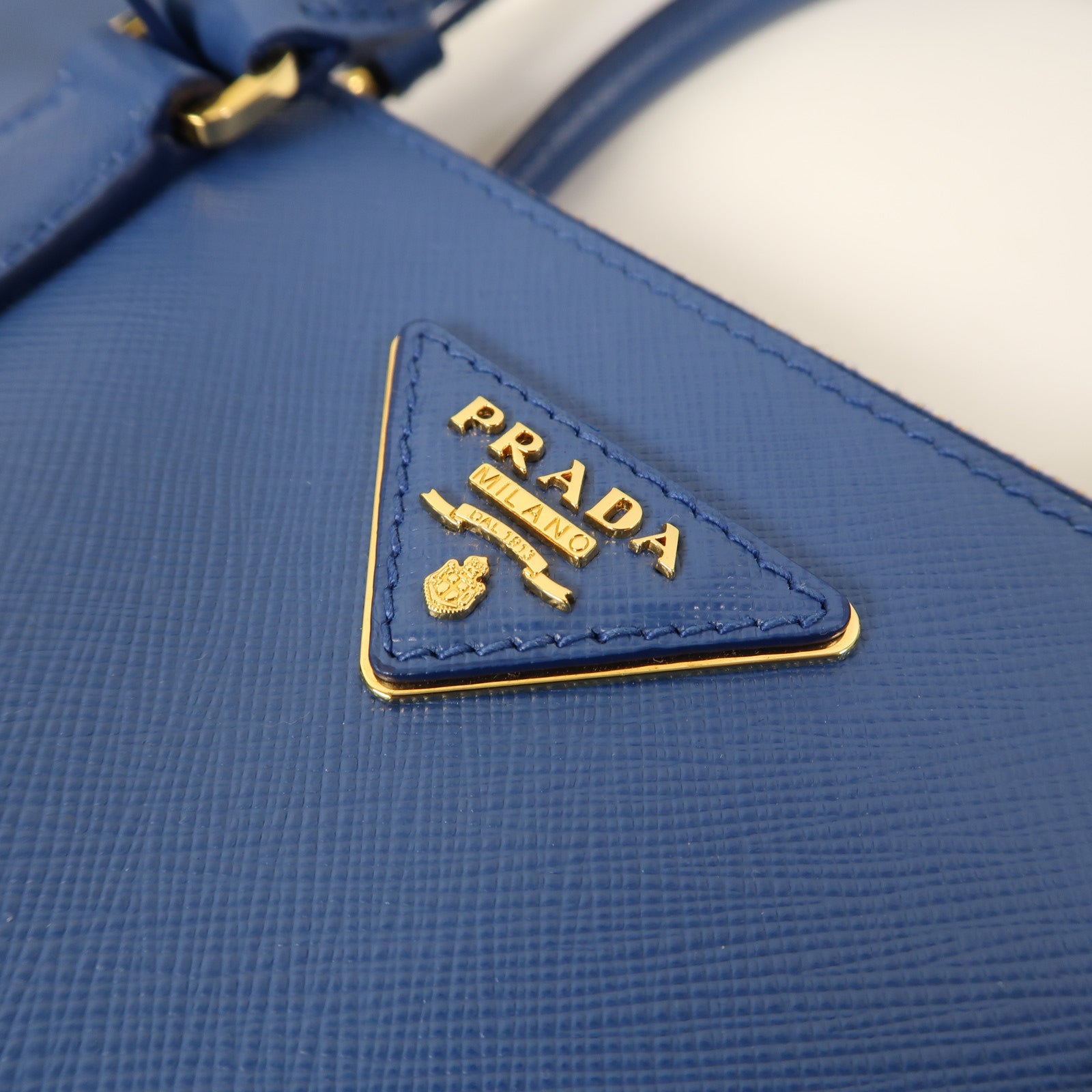 PRADA Saffiano皮革Galleria金扣手挽肩背兩用袋藍色